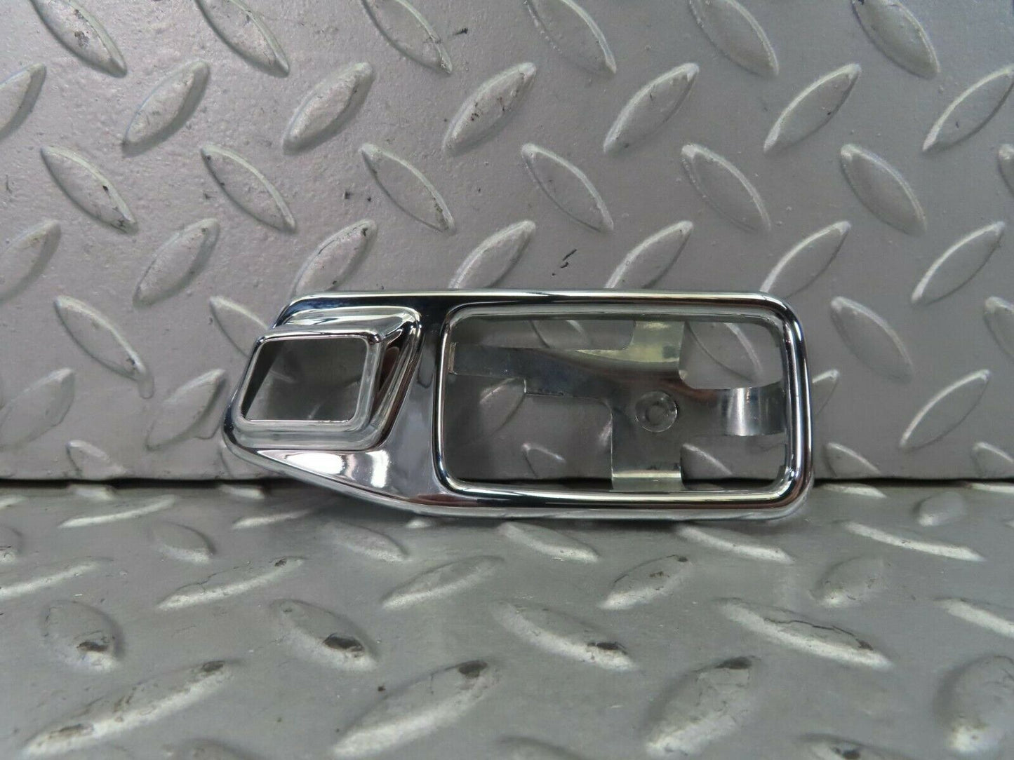 8720 Mercedes-Benz W116 Chrome Door Handle Surround Left 1167660111