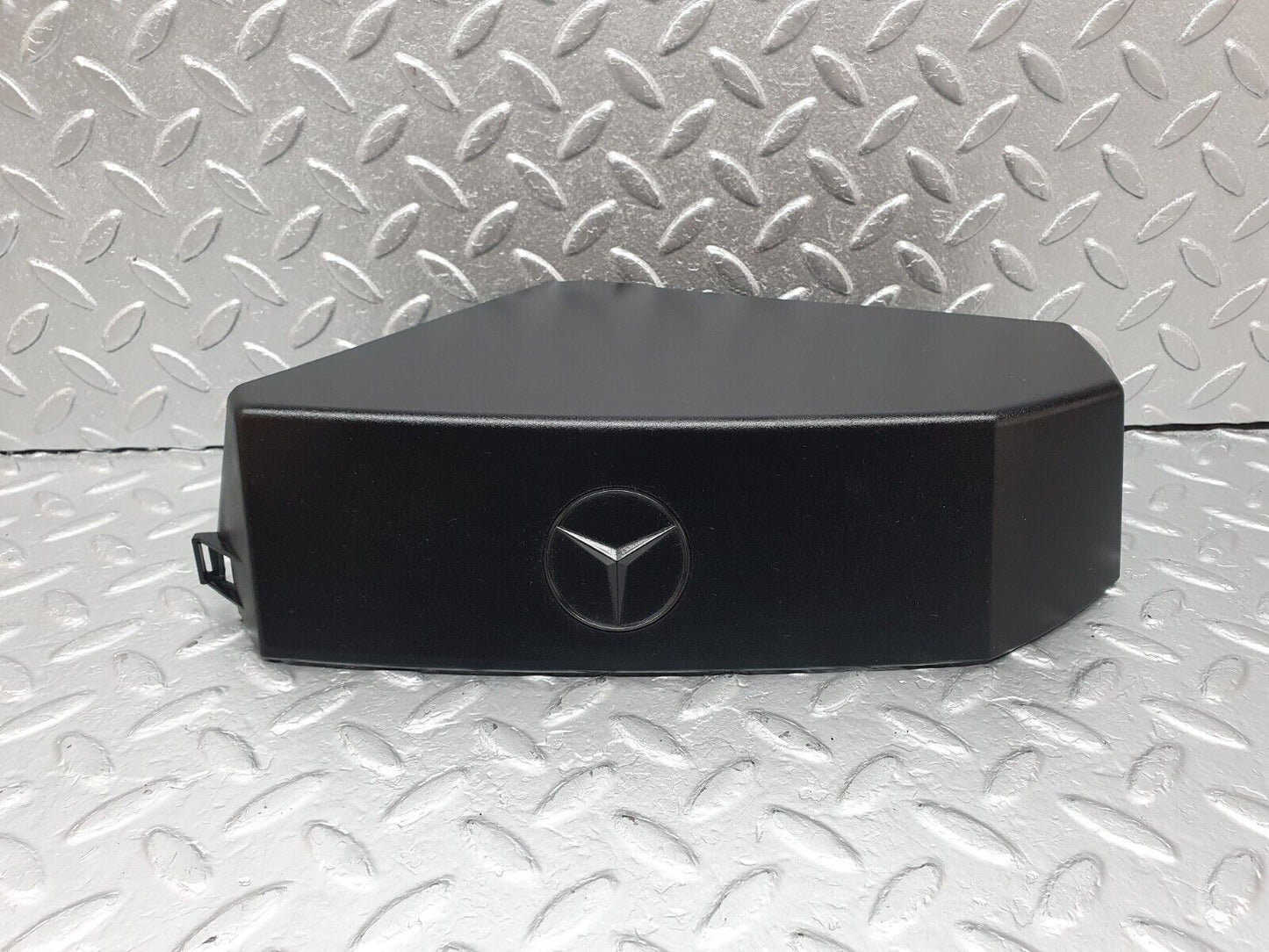 42352 Mercedes-Benz R129 320SL Coupe Engine Cover 1041500066