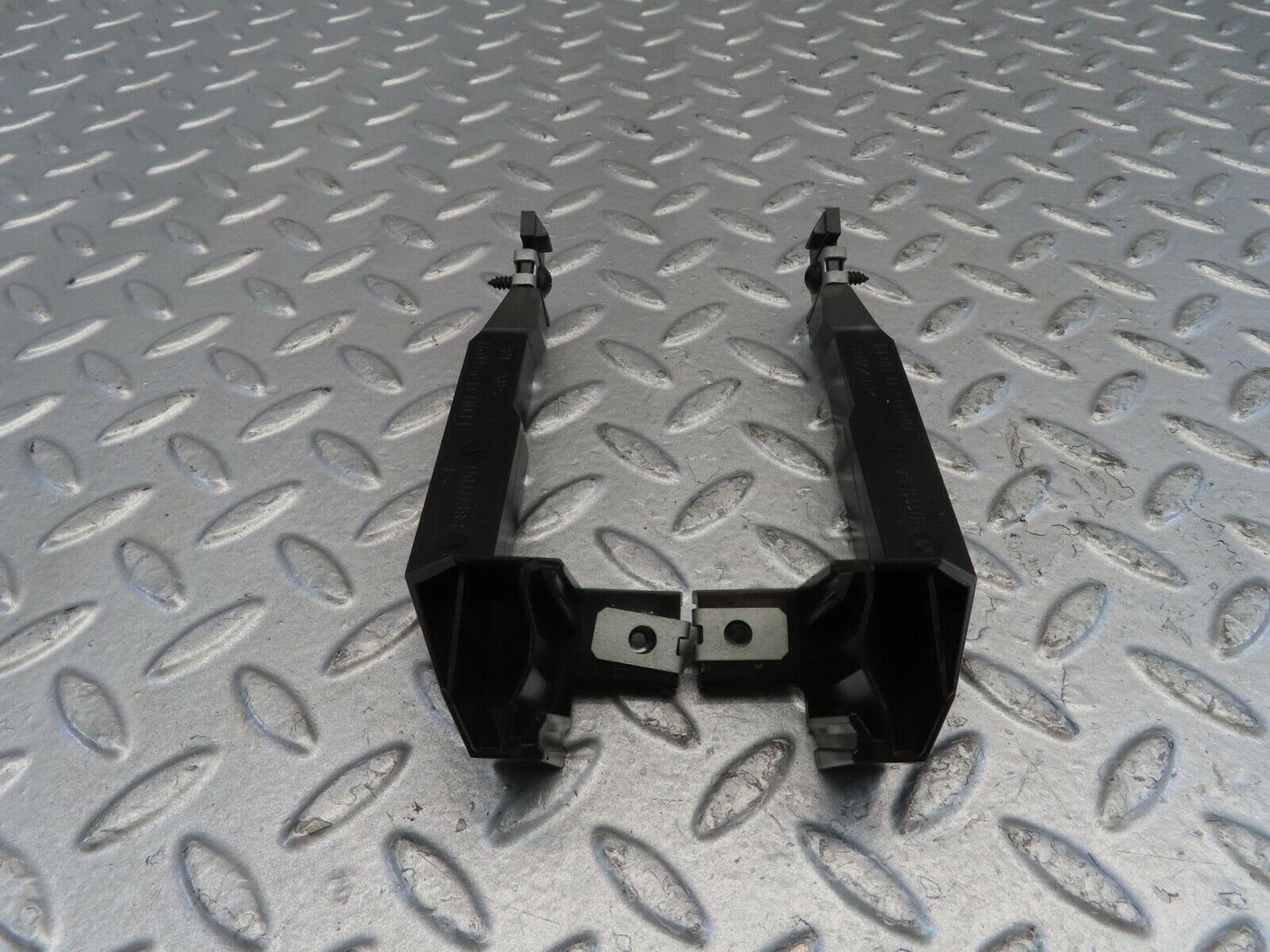 11237 Mercedes-Benz W221 S320 Dashboard Centre Holder