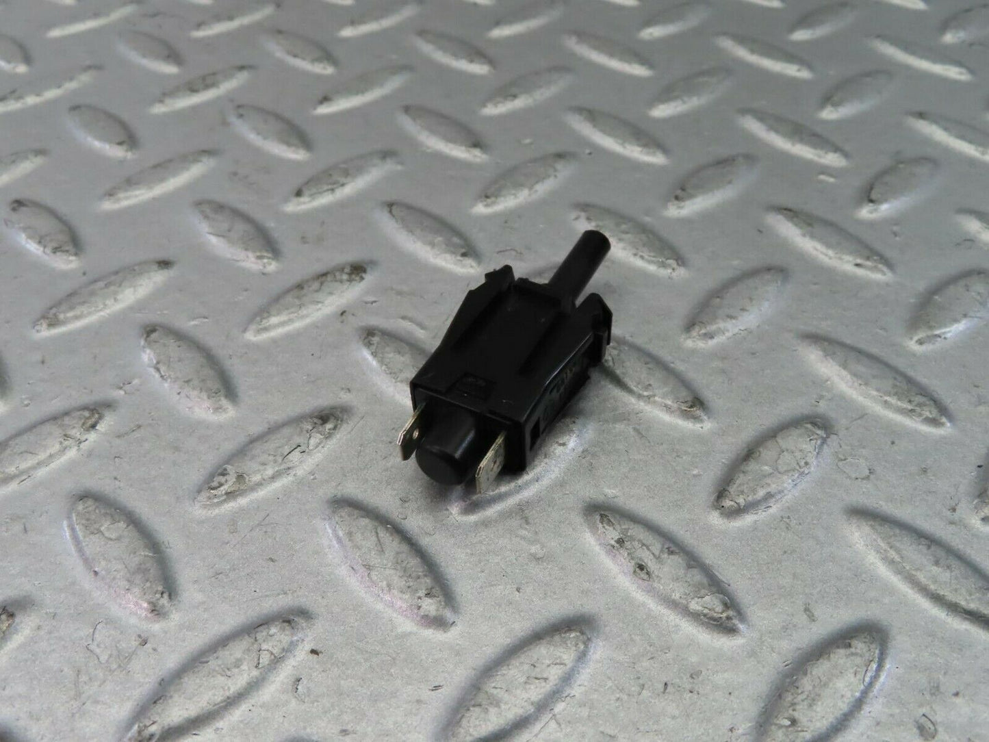 9461 Mercedes-Benz C124 300CE Coupe Door Contact Switch 0015458714
