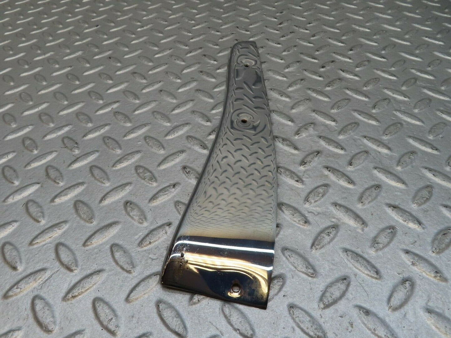 16598 Mercedes-Benz C107 380SLC Left Door Chrome Cover
