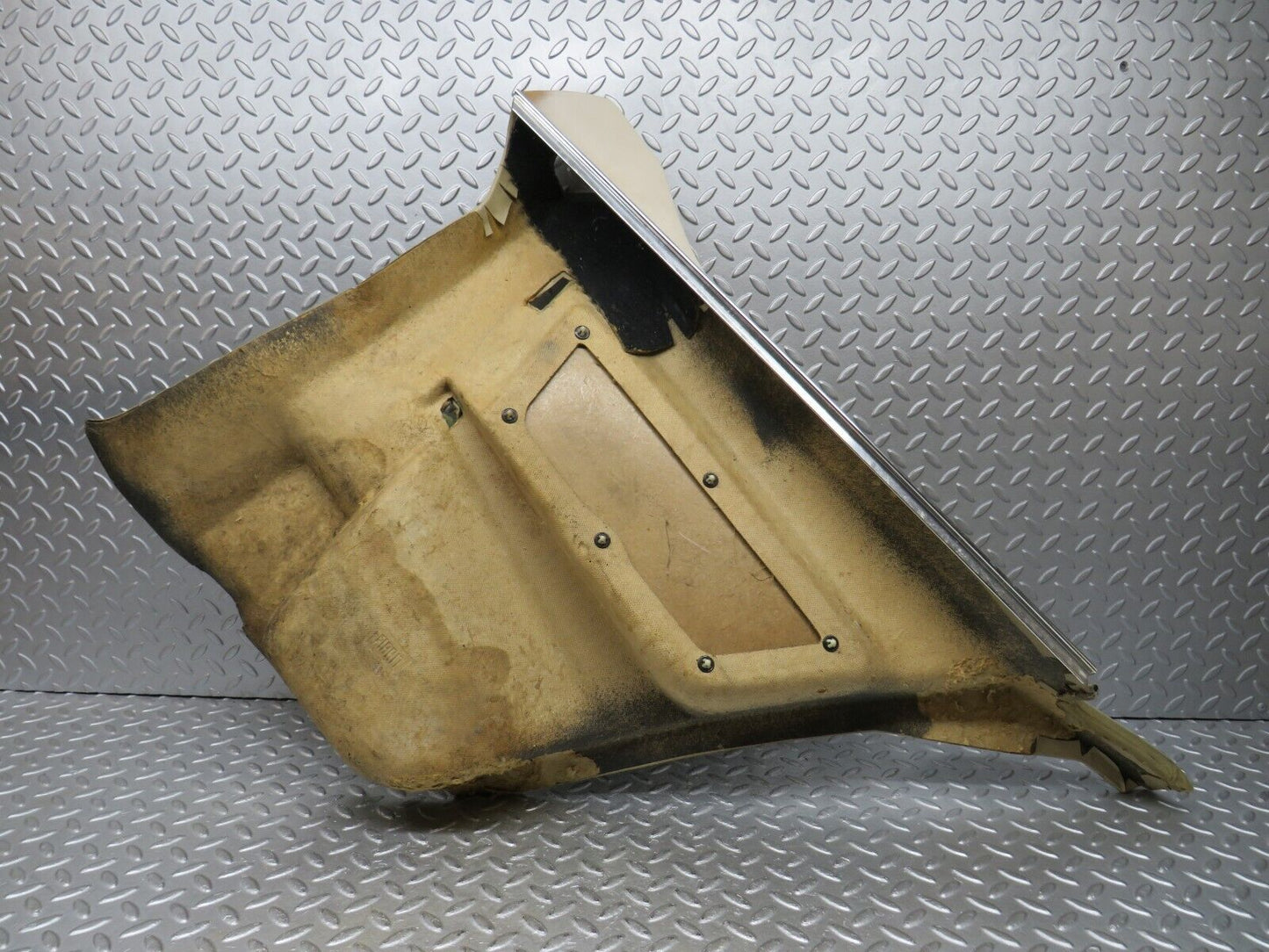 37072 Mercedes-Benz C126 420SEC Coupe Rear Left Card Panel Beige