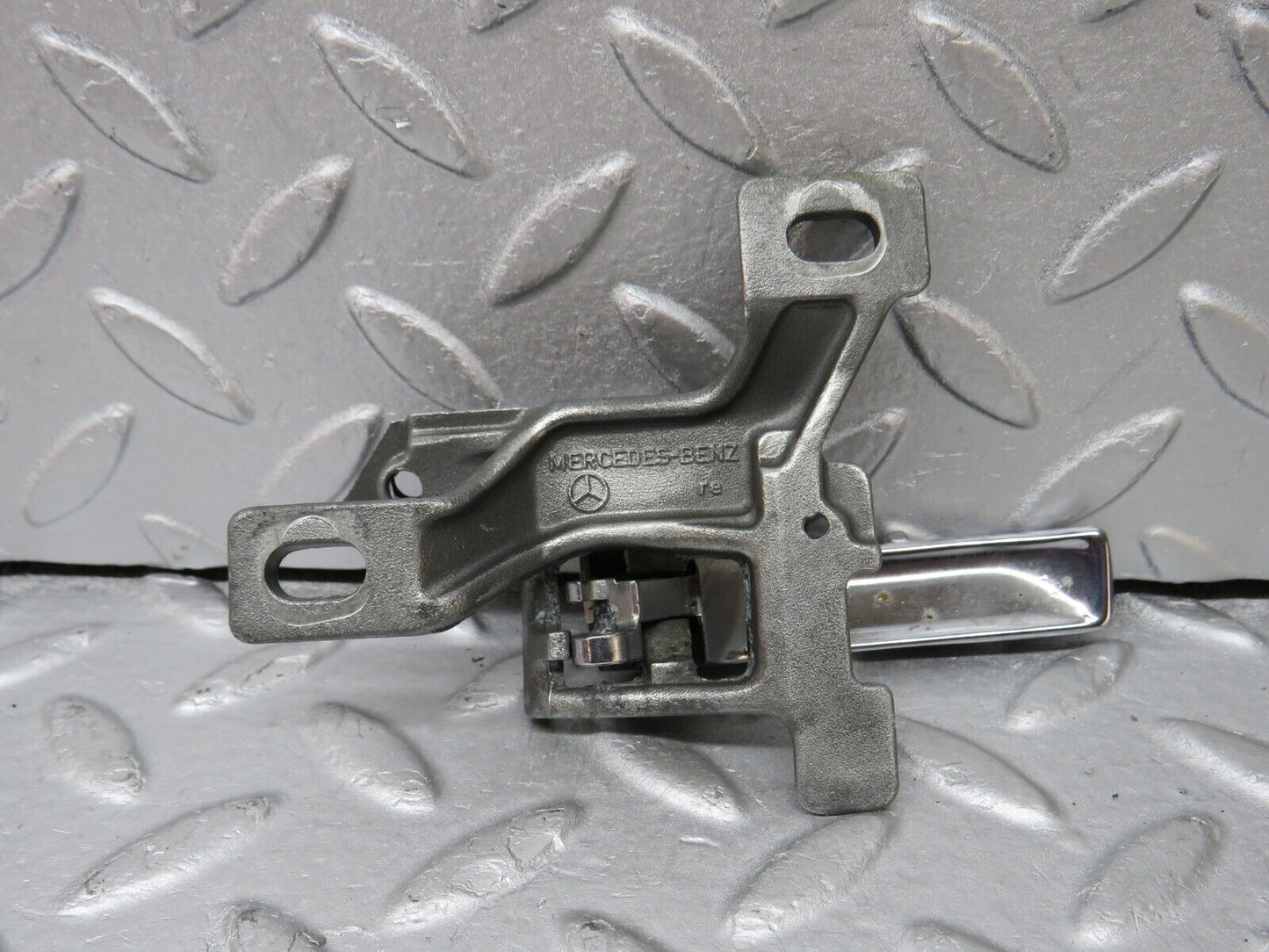 36881 Mercedes-Benz C126 420SEC Coupe Right Door Interior Handle
