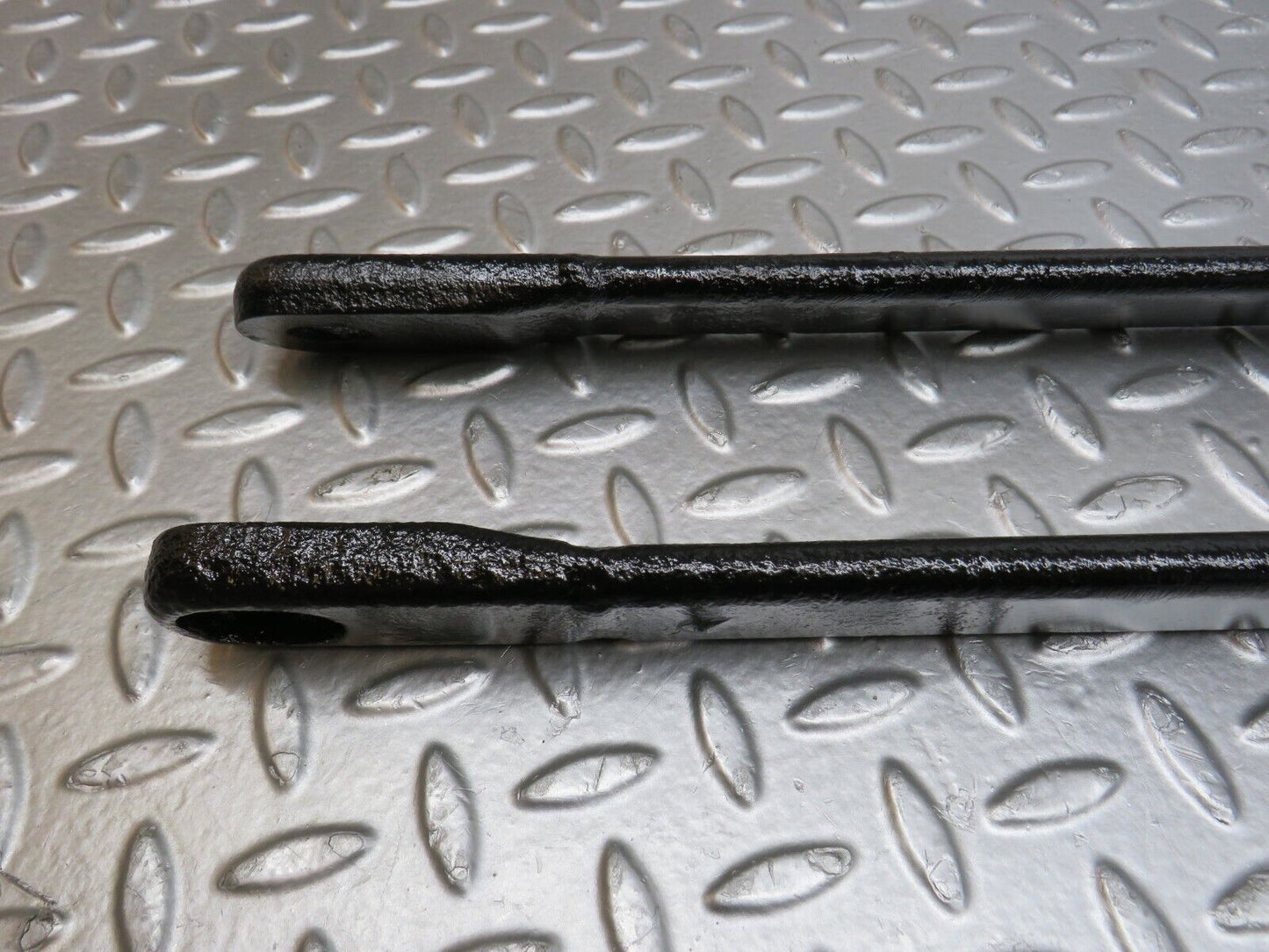 38191 Mercedes-Benz A124 320E Cabriolet Rear Suspension Anti Roll Bar Axle Support 2x