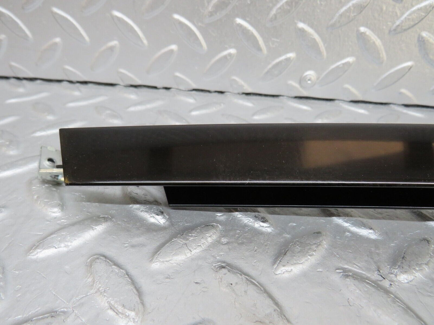 35256 Mercedes-Benz W221 Rear Right Door Window Channel 2217300219