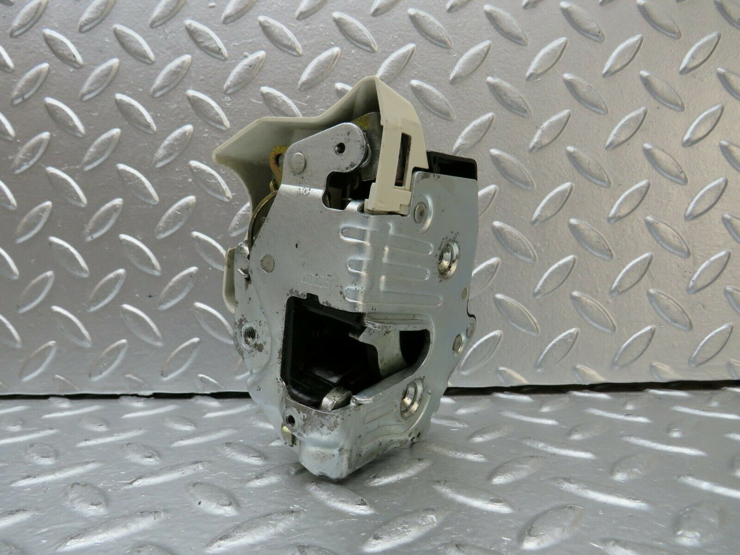 24198 Mercedes-Benz S124 220TE Wagon Rear Right Door Lock Mechanism