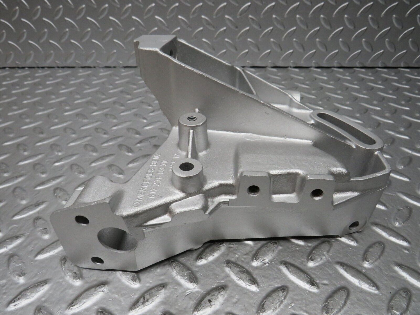 26825 Mercedes-Benz W123 240D Power Steering Pump Bracket 6172360330