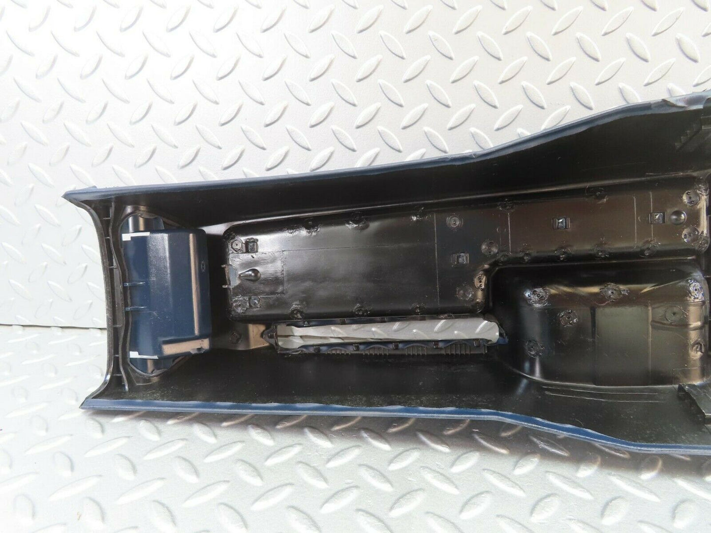 10421 Mercedes-Benz W201 190E Centre Console Blue