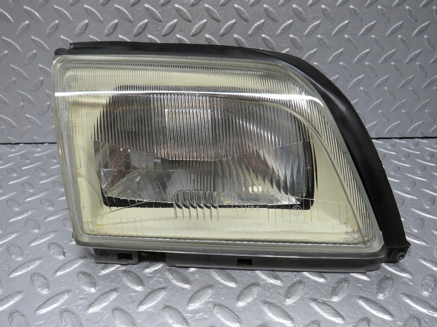38237 Mercedes-Benz R129 280SL Coupe Headlight Bosch Right 0301090702 1298203861