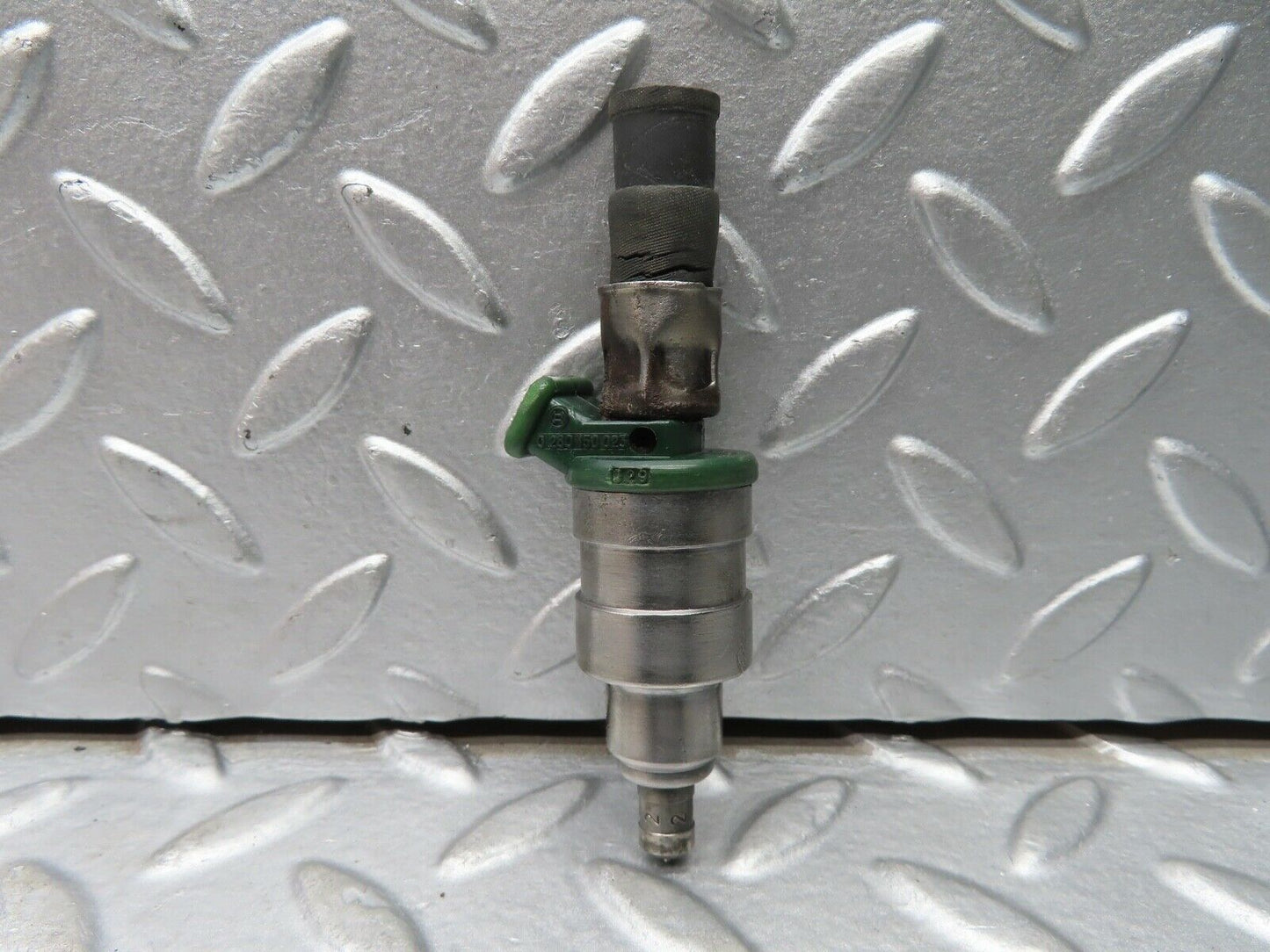20927 Mercedes-Benz W114 250CE Coupe Fuel Injector Bosch 0280150023