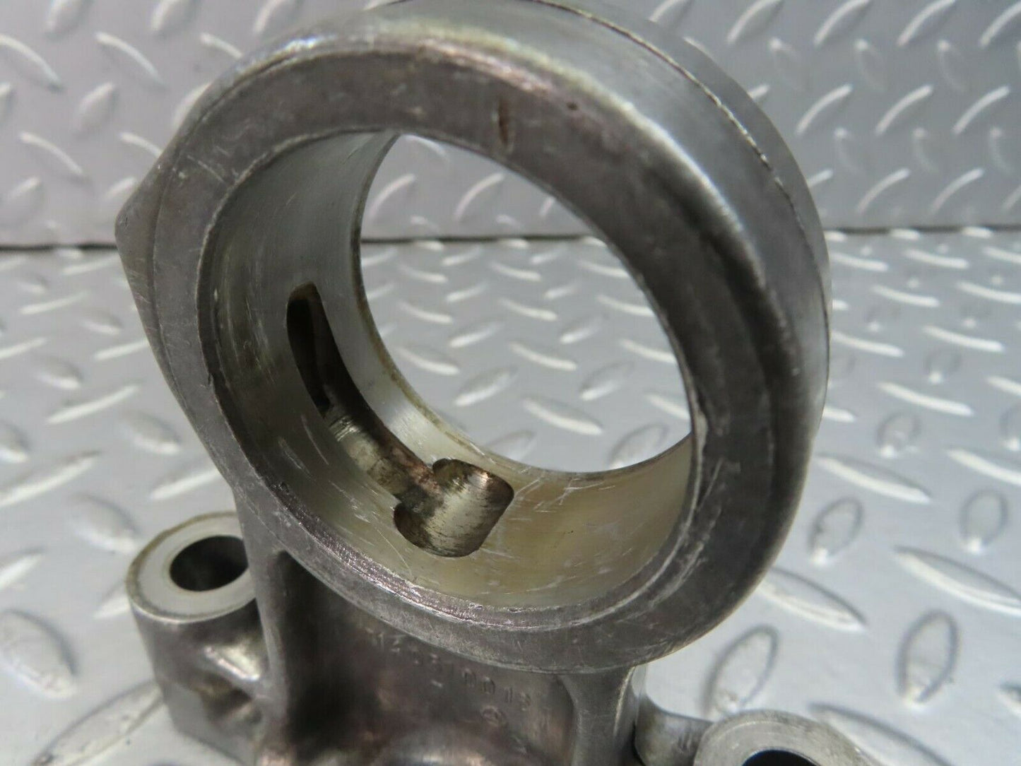 8976 Mercedes-Benz W108 Camshaft Tower Bearing 1140510016