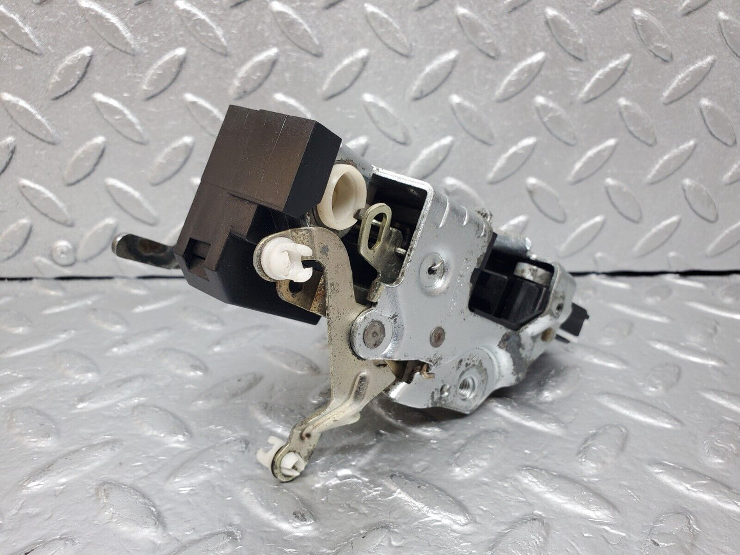 44992 Mercedes-Benz R129 300SL Coupe Right Door Lock Mechanism