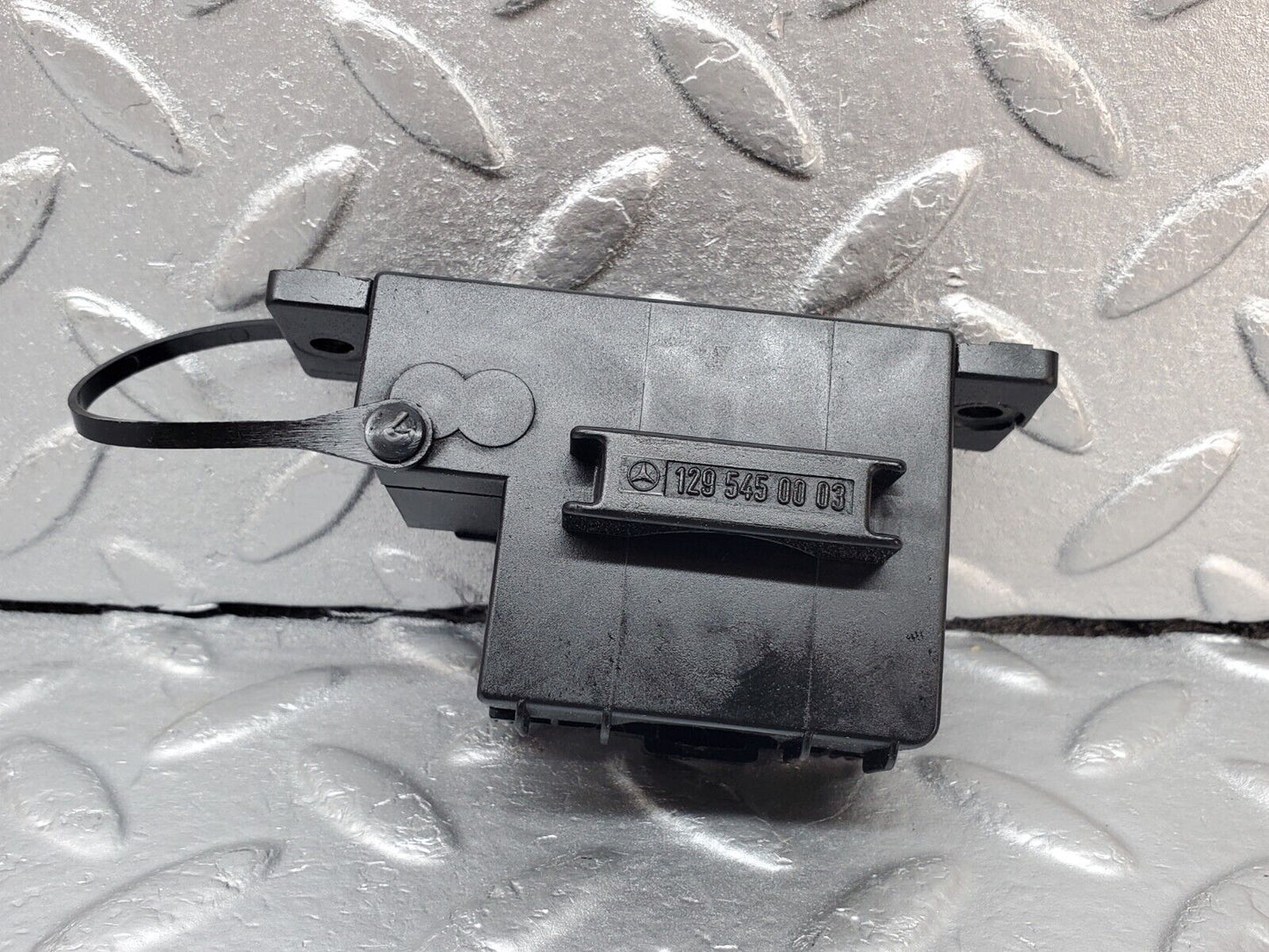44936 Mercedes-Benz R129 300SL Coupe Diagnostic Connector 1295455540 1295450003
