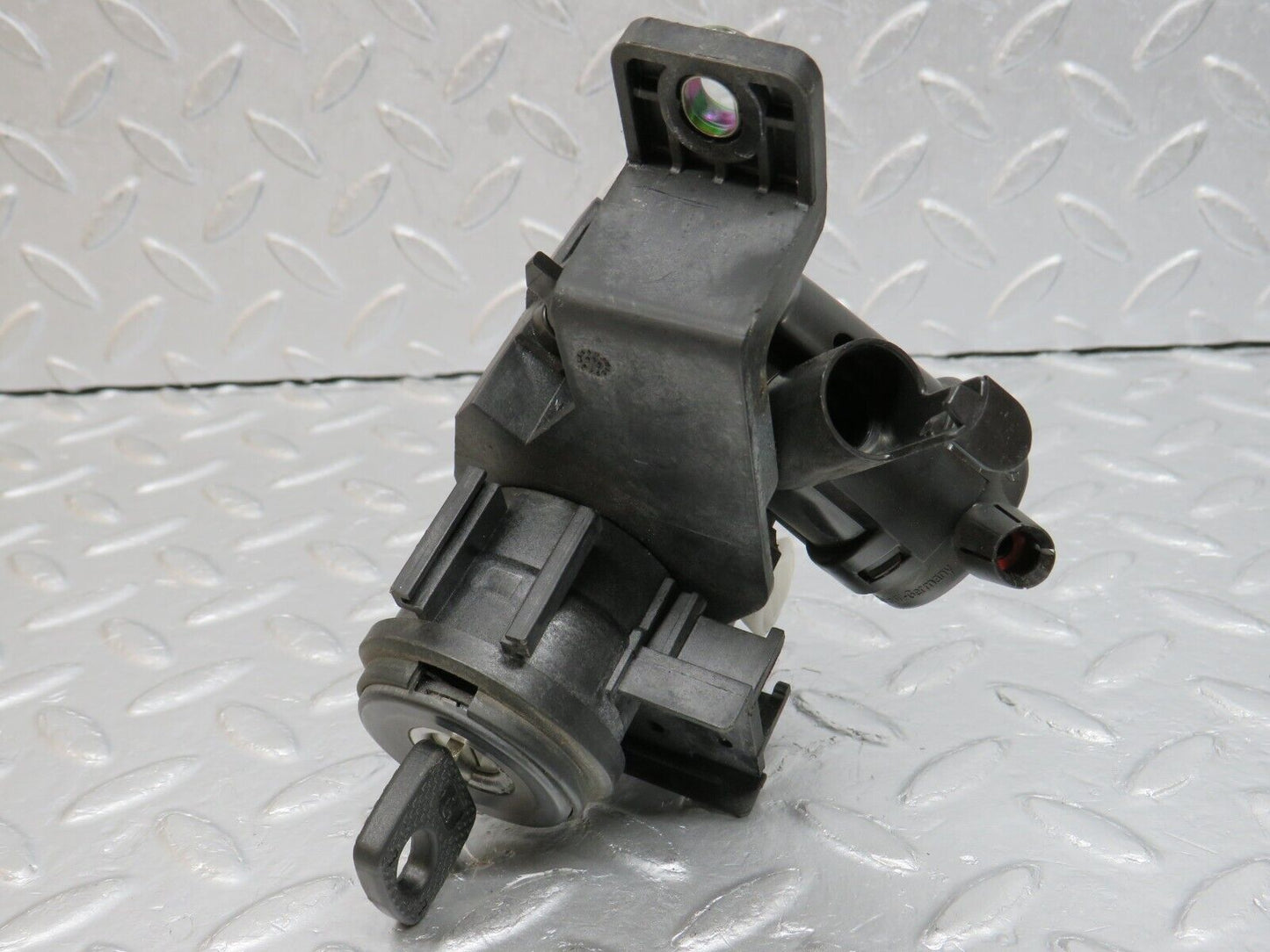 39772 Mercedes-Benz R129 320SL Coupe Trunk Lock With Key