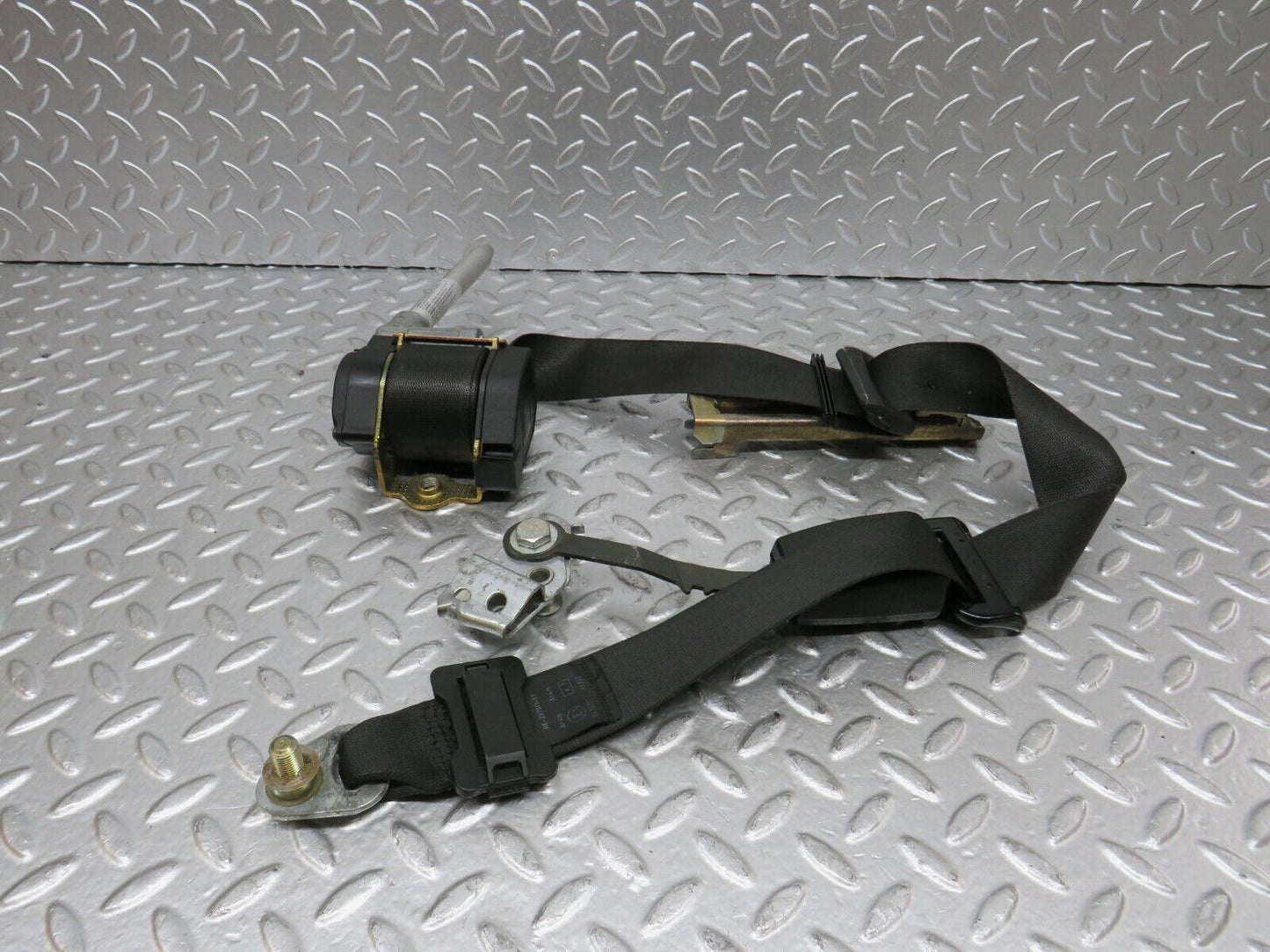25176 Mercedes-Benz W201 190D Front Left Seat Belt With Buckle 2018606785
