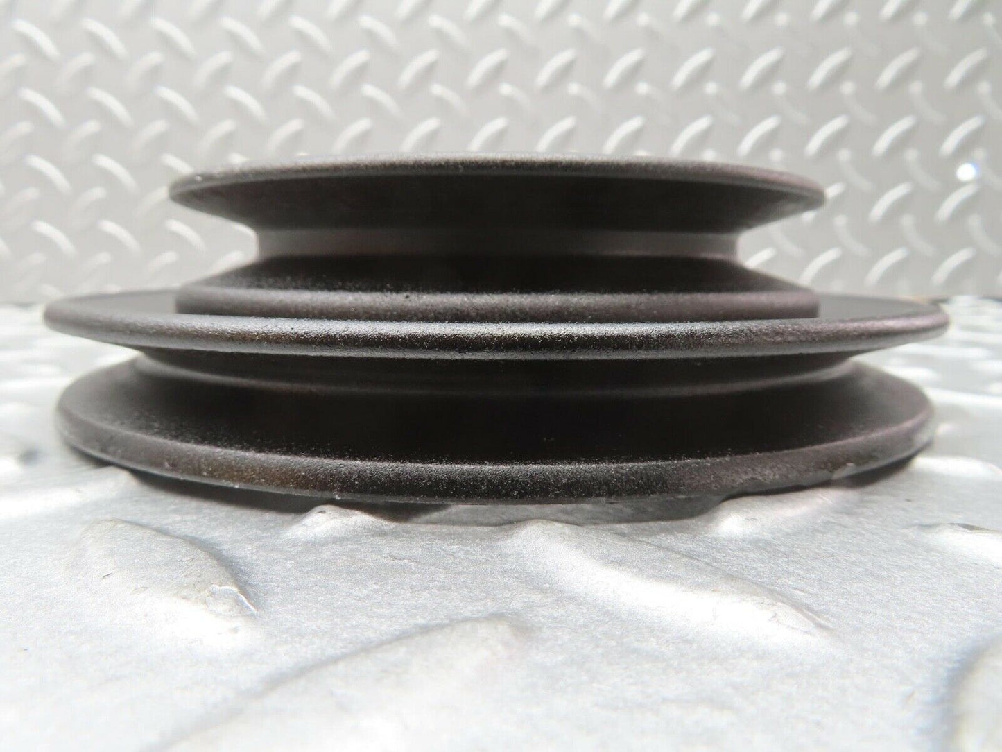 13616 Mercedes-Benz W123 200 Crankshaft Pulley 1020320404