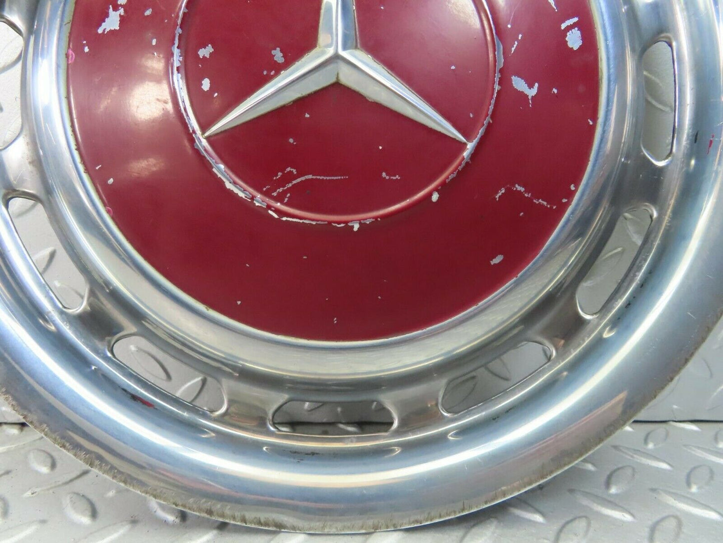8408 Mercedes-Benz Vintage Wheel Trim Hub Cap 14