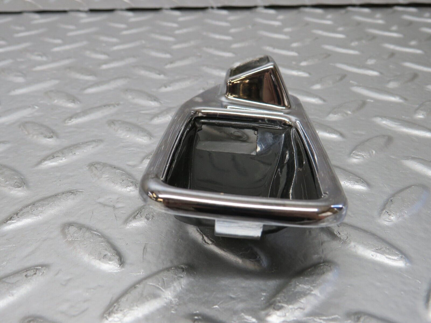 25572 Mercedes-Benz W123 200 Door Handle Surround Left 1167660111