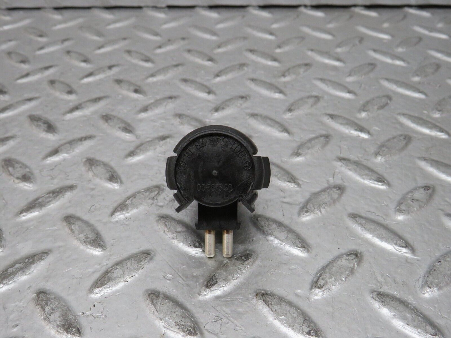 28828 Mercedes-Benz W123 230E Kick Down Switch 0015457814