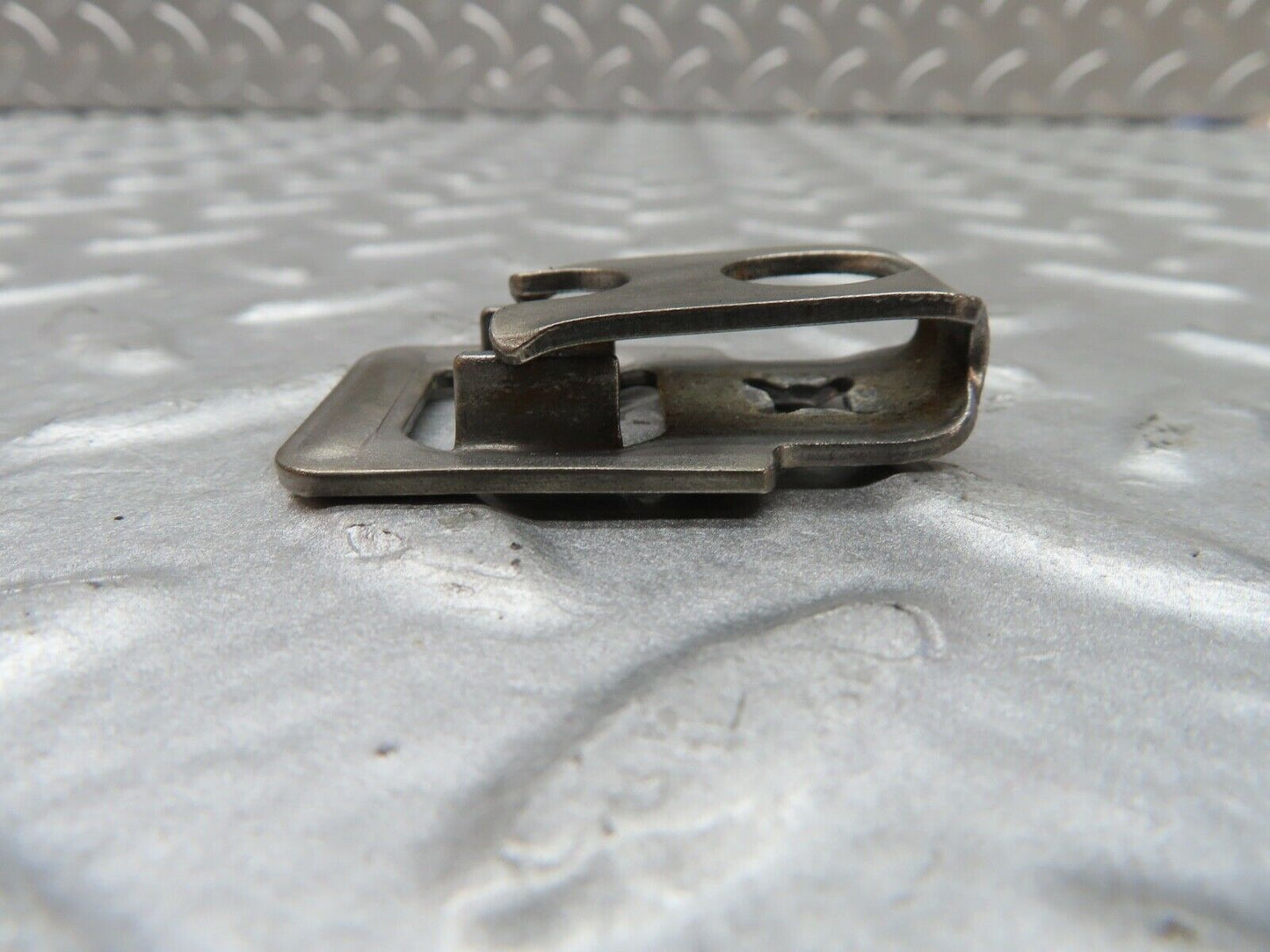20055 Mercedes-Benz R129 300SL Coupe Fuel Injector Bracket