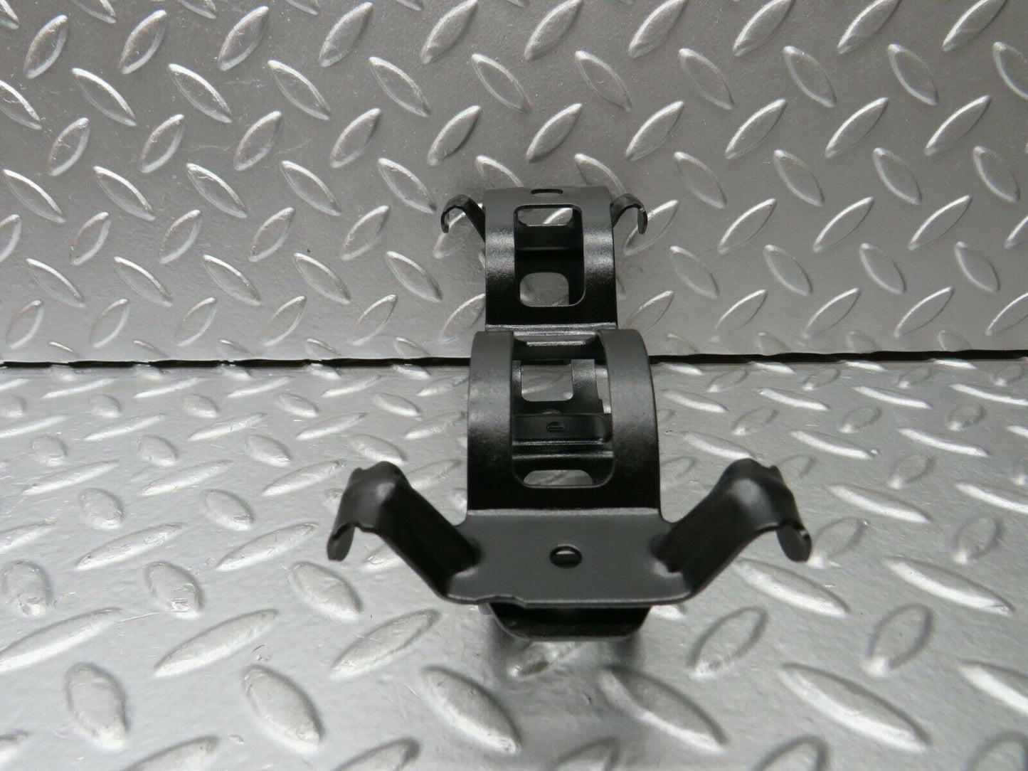 22430 Mercedes-Benz C124 E220 Coupe Fuel Pump Fuel Filter Bracket Holder