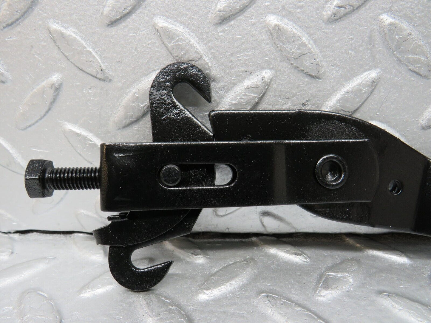 38058 Mercedes-Benz A124 320E Handbrake Adjusting Handbrake Regulator