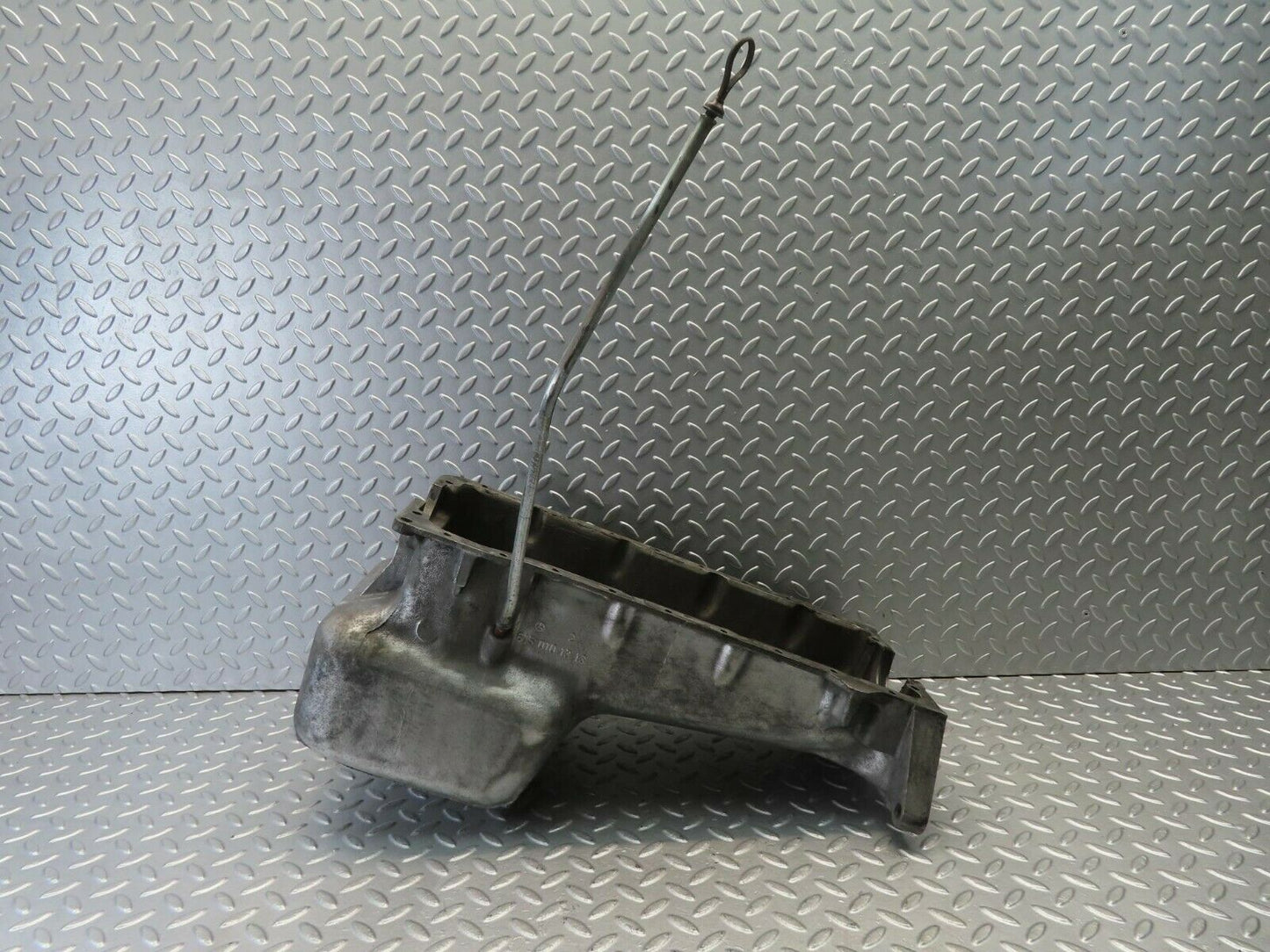 10951 Mercedes-Benz W115 220D Oil Pan Oil Sump 6150101313