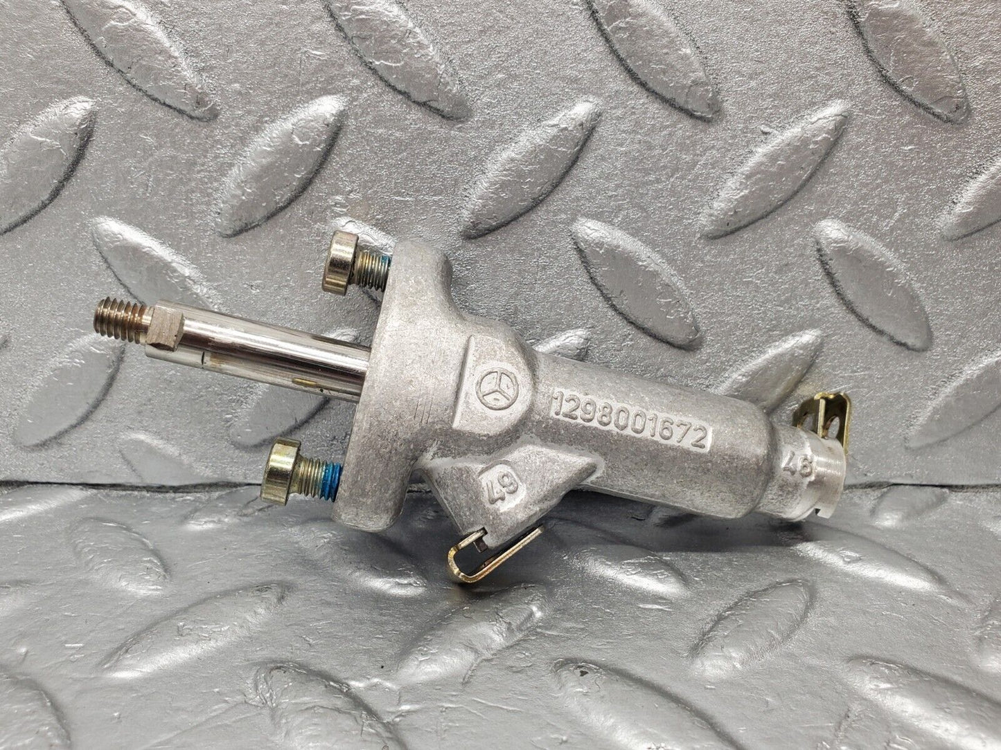 46946 Mercedes-Benz R129 320SL Coupe Soft Top Lock Latch Cylinder 1298001672