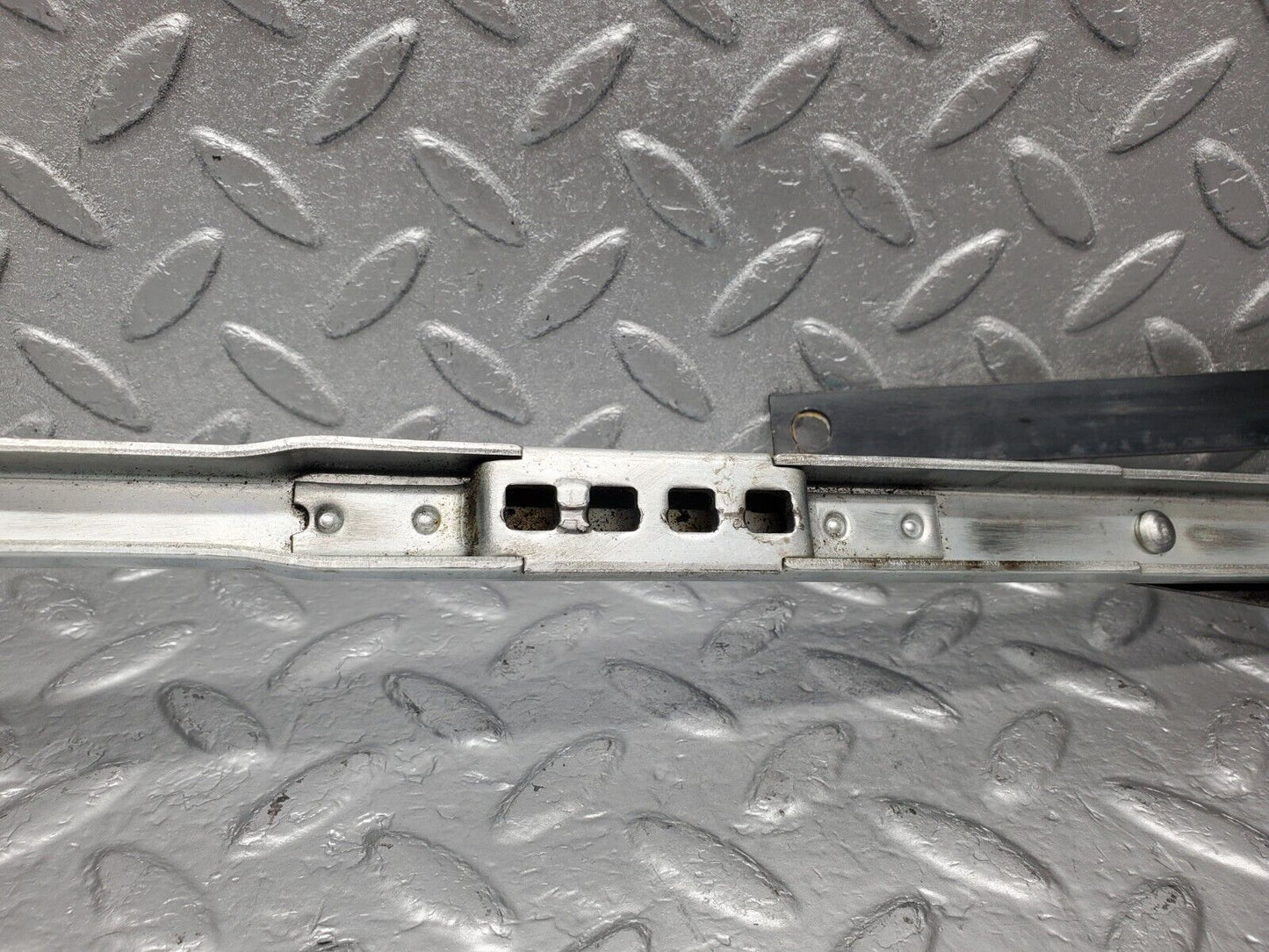 46624 Mercedes-Benz C123 280CE Coupe Front Right Seat Sliding Adjust Handle