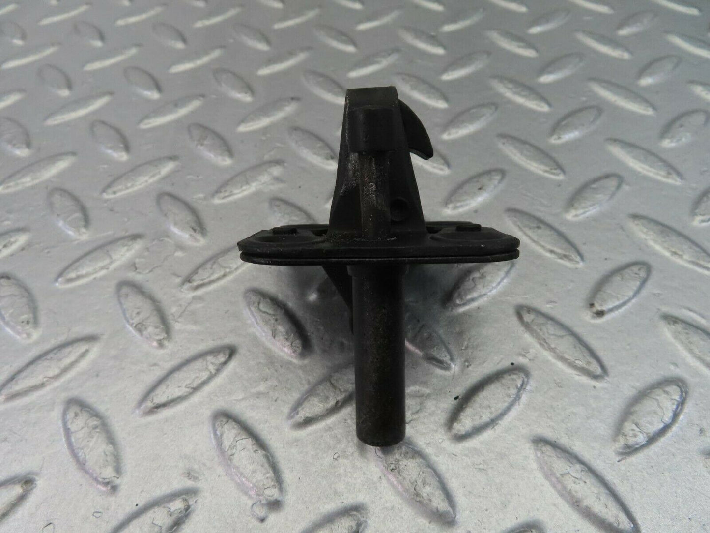 9963 Mercedes-Benz C123 230CE Coupe Bonnet Lock Catch
