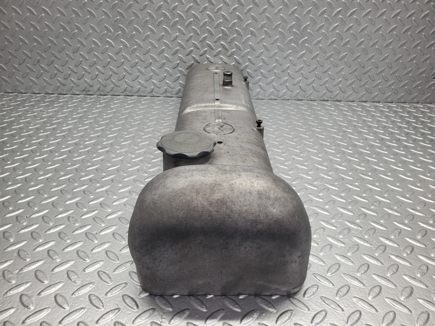 W112 cylinder head cover used OEM