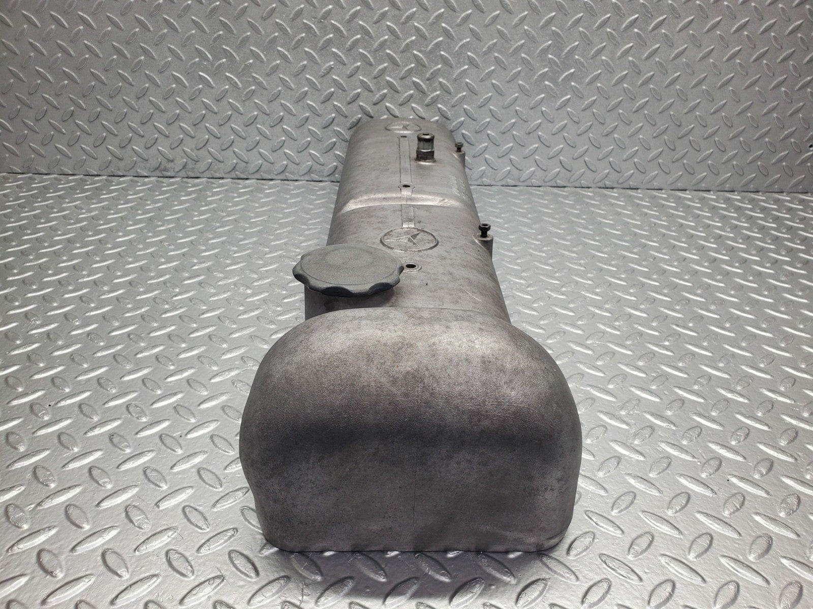 W112 cylinder head cover used OEM