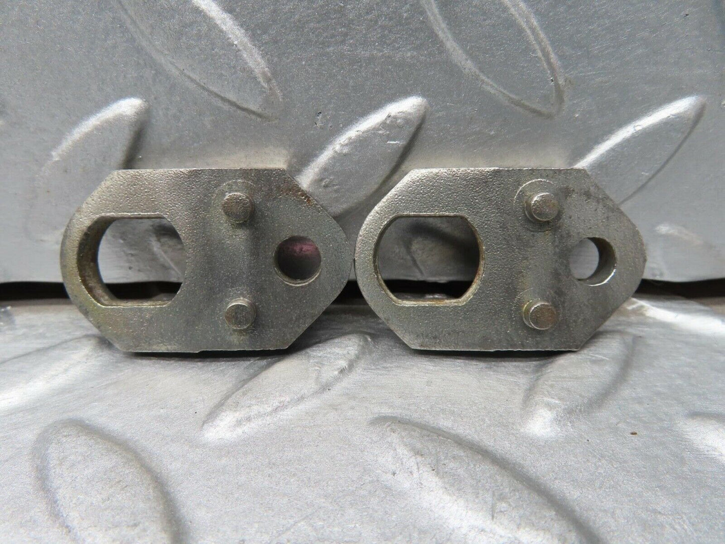 16743 Mercedes-Benz C107 380SLC Fuel Injector Bracket Pair
