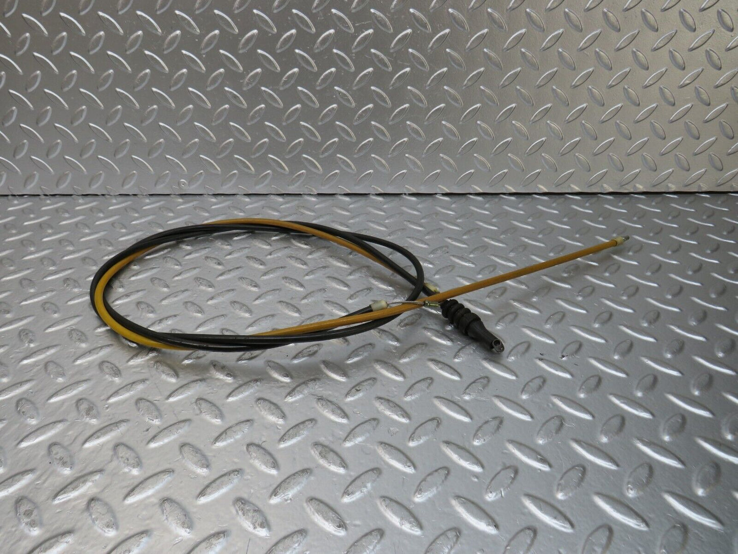 25017 Mercedes-Benz W140 S320 Bonnet Release Cable