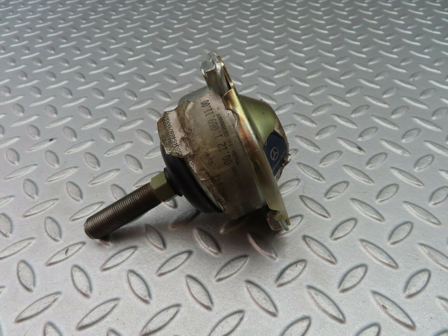 5951 Mercedes-Benz W123 200 Suspension Guide Rod Mount 1233301335