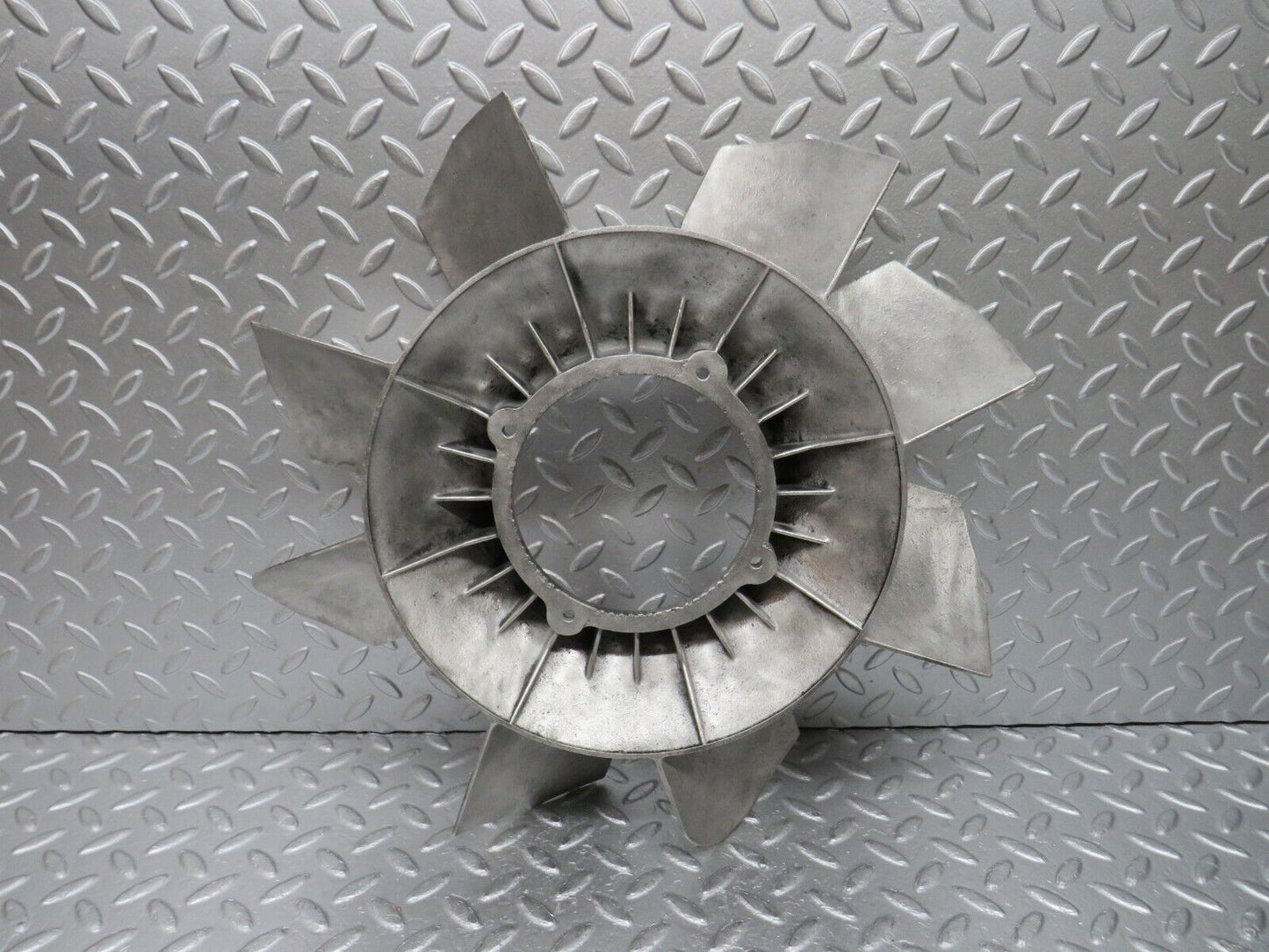 33137 Mercedes-Benz C107 R107 Coupe Engine Cooling Fan 1162051306