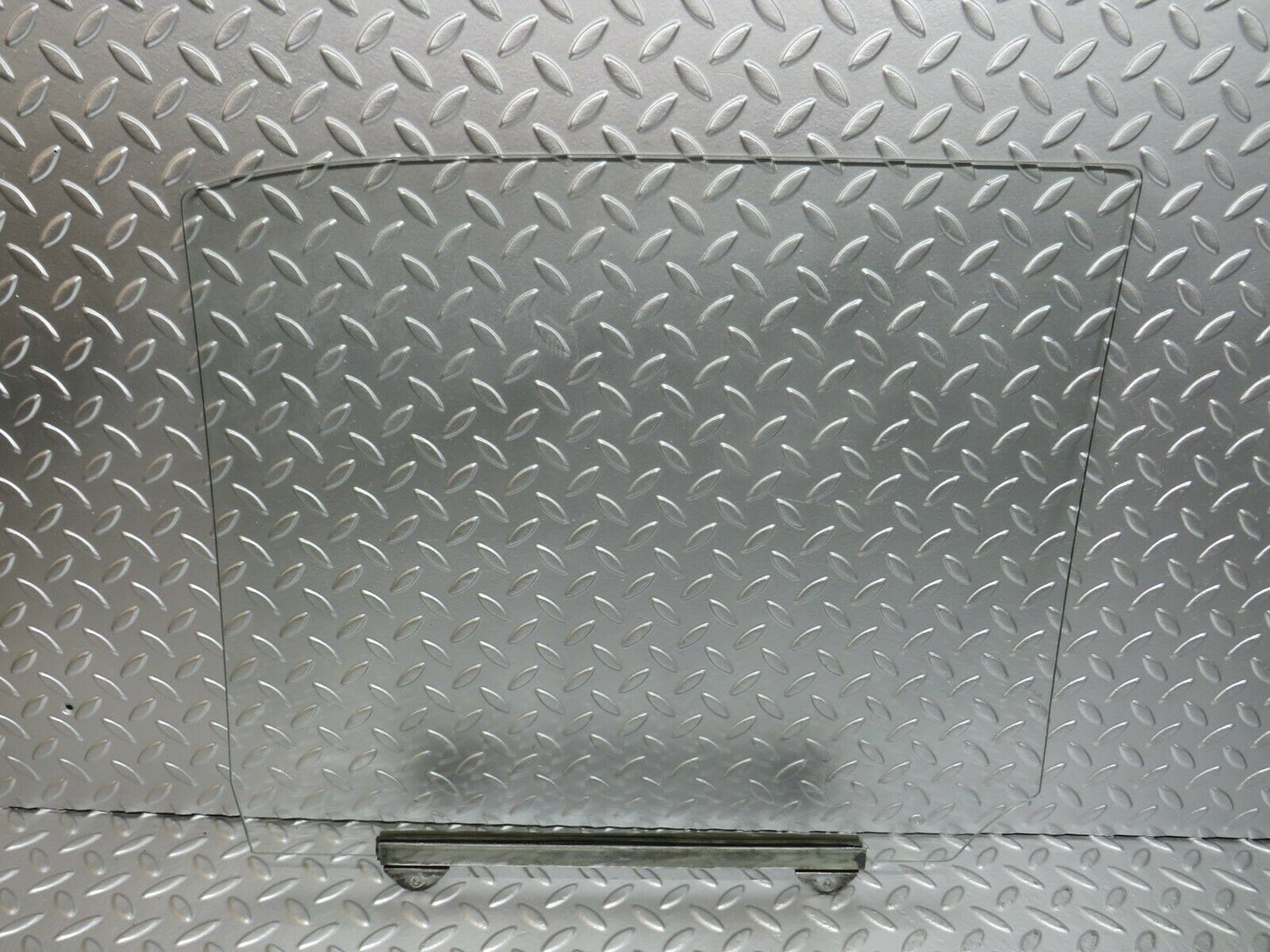 24589 Mercedes-Benz W108 Door Window Glass Rear Right