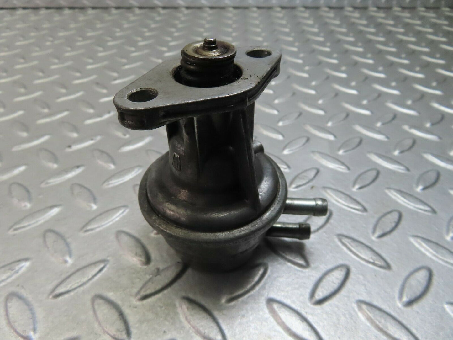8828 Mercedes-Benz W124 Fuel Pump 0020916801