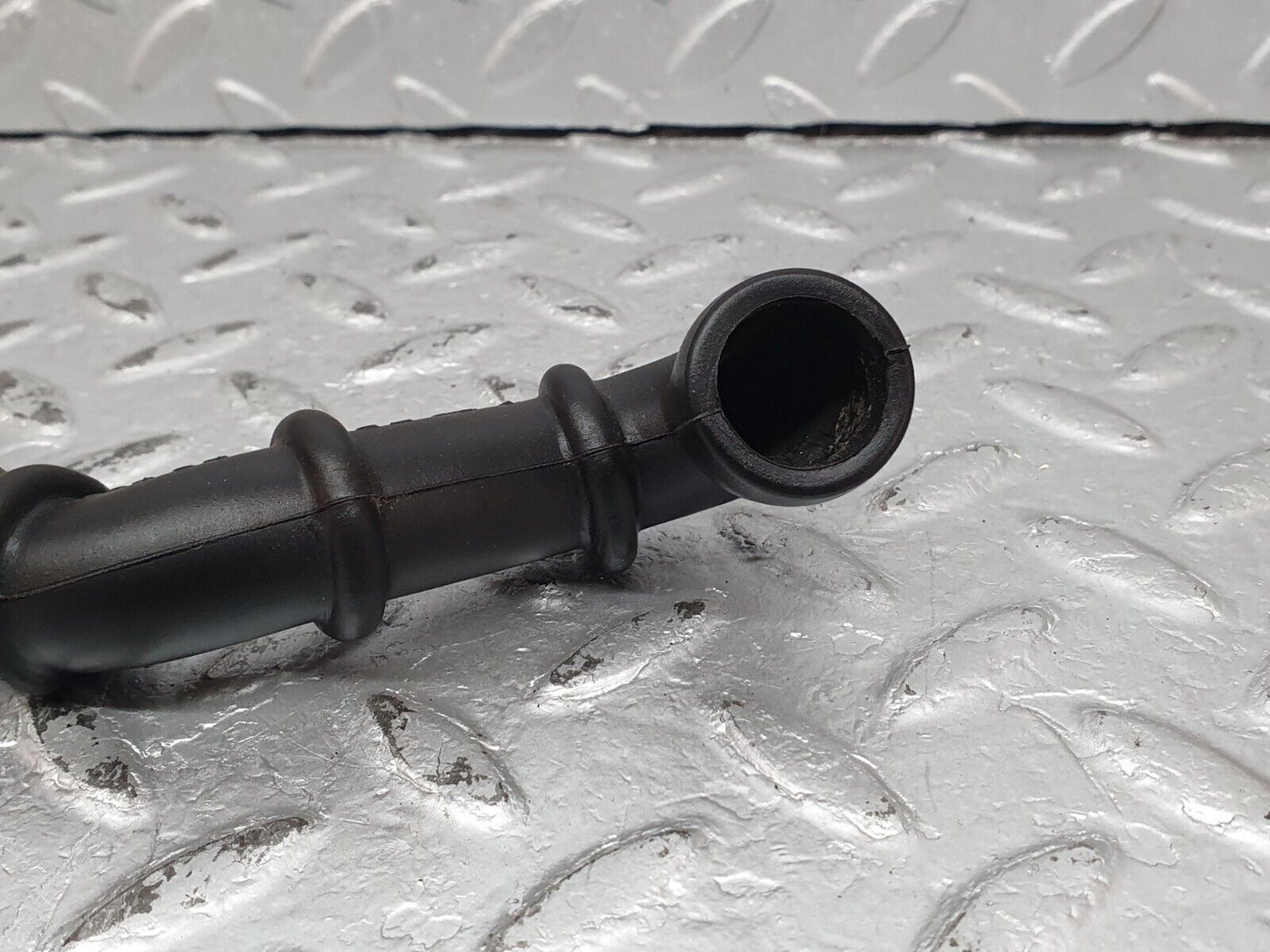41249 Mercedes-Benz W126 300SE Air Intake Hose Pipe 1030940482