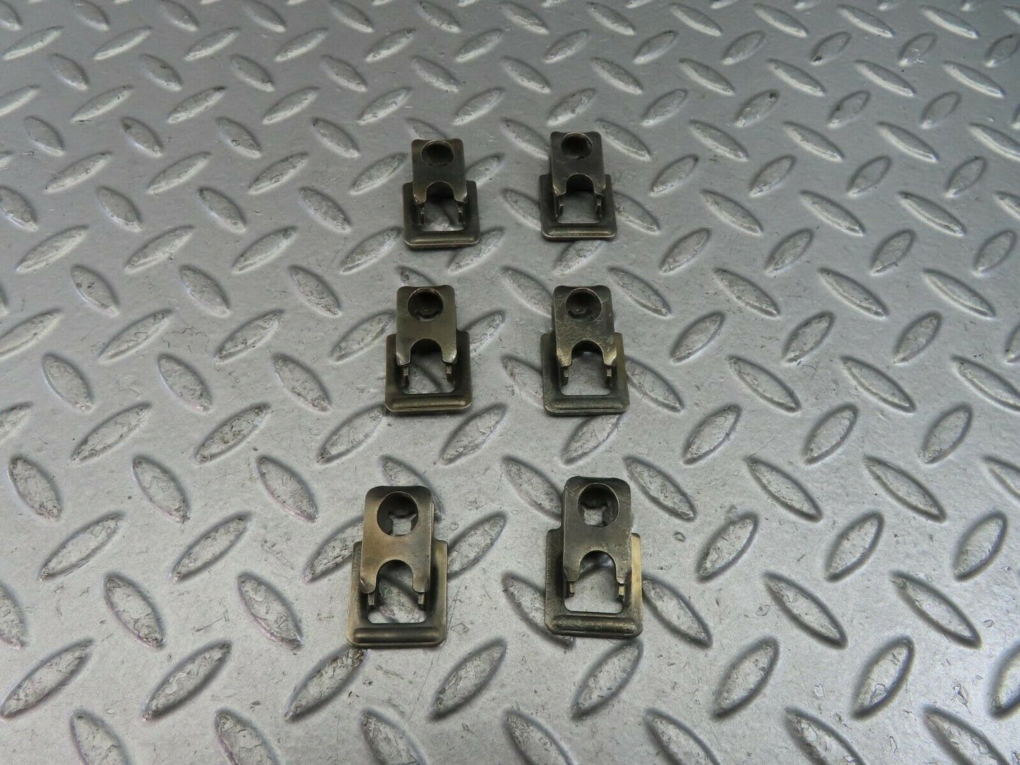 9479 Mercedes-Benz C124 300CE Coupe Fuel Injector Bracket Holder Set