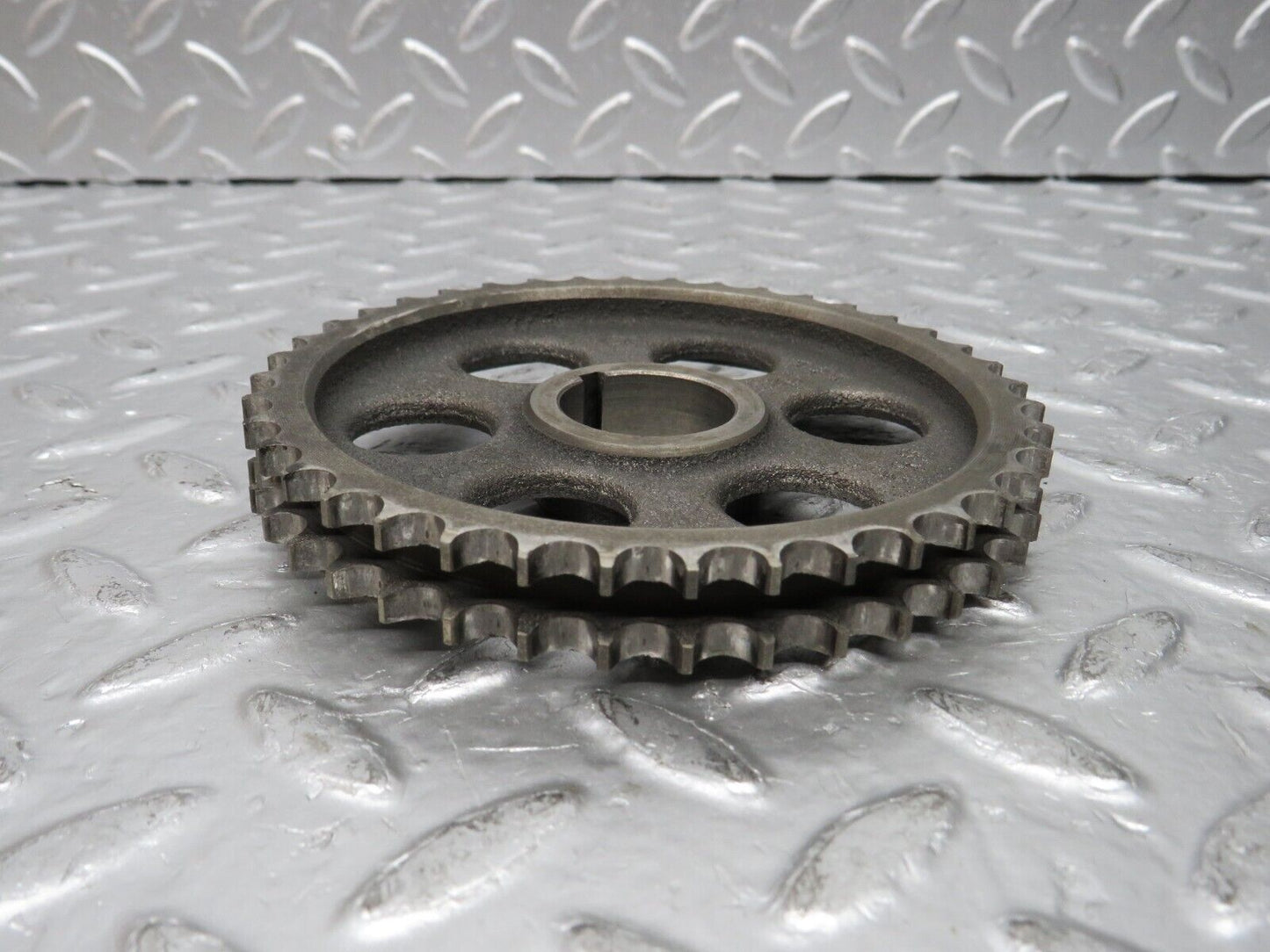 31067 Mercedes-Benz W123 200D Camshaft Timing Gear 1210520201