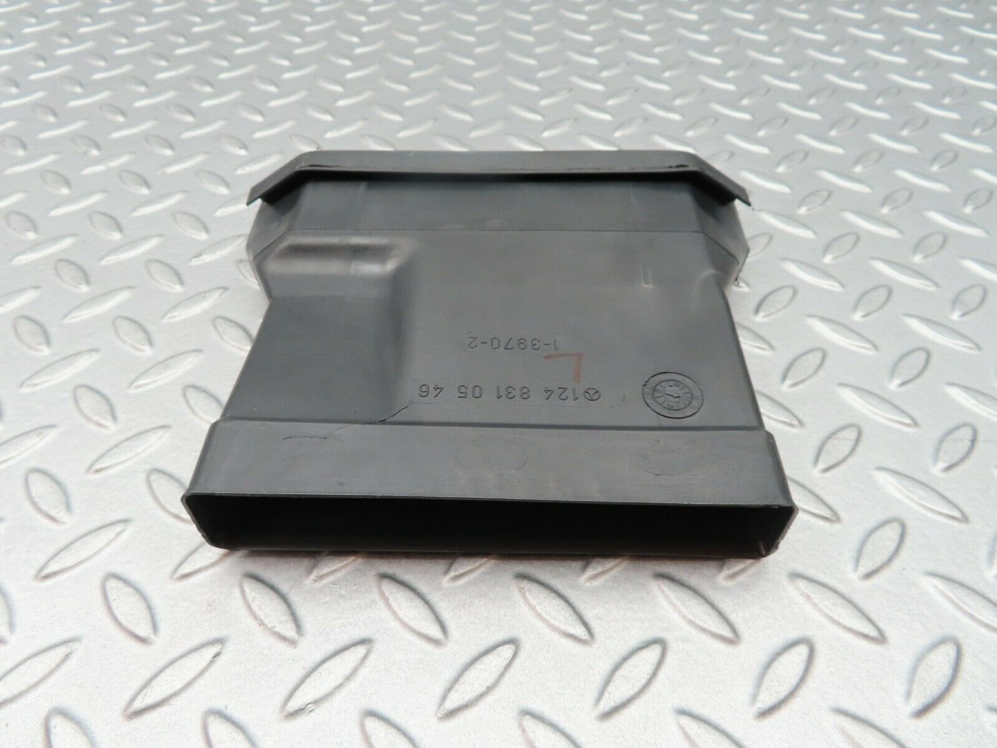 5358 Mercedes-Benz W124 230E Ventilation Air Duct Left 1248310546