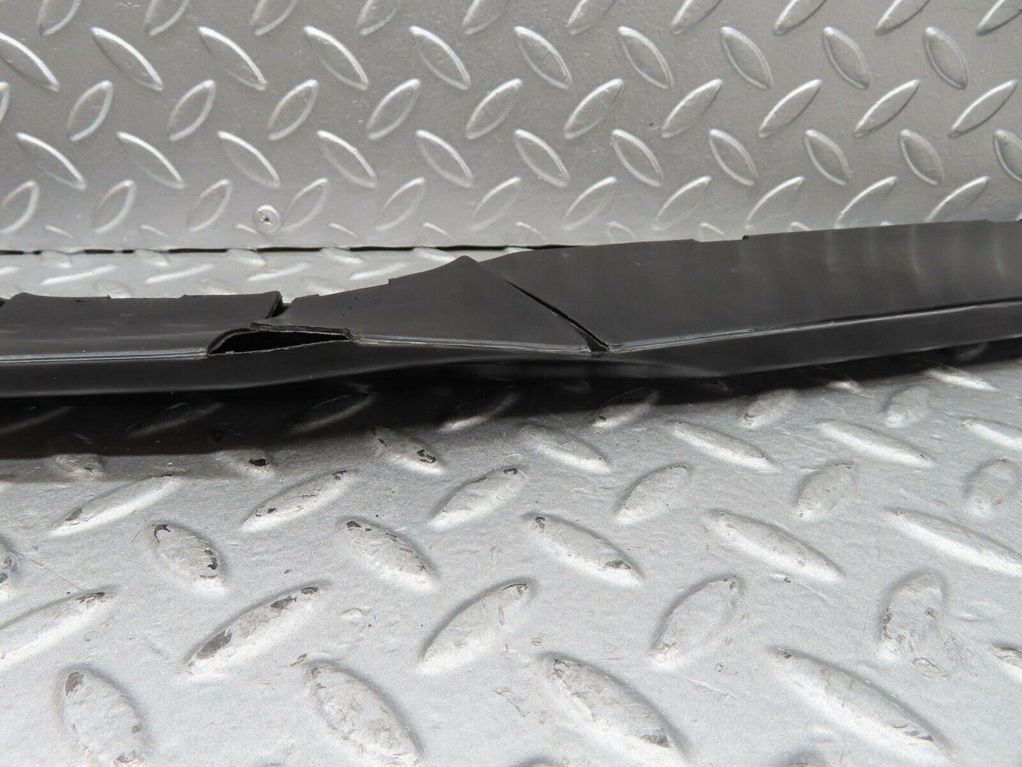 14676 Mercedes-Benz W201 190E Cable Channel Cover Right Side 2018210636