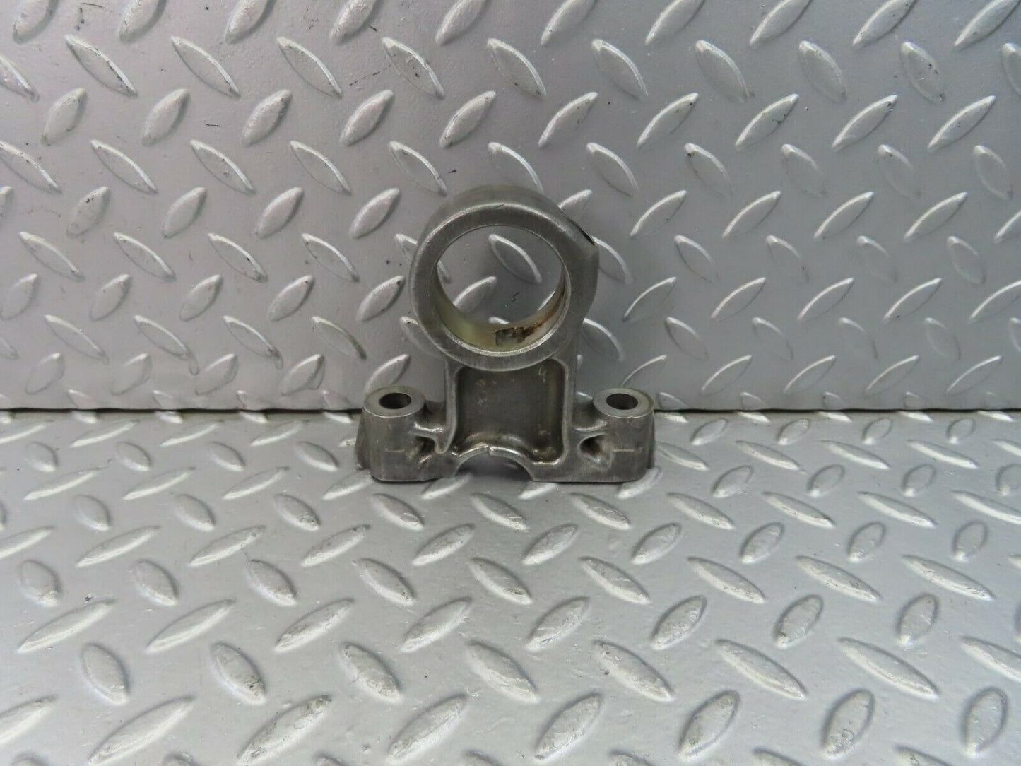 8976 Mercedes-Benz W108 Camshaft Tower Bearing 1140510016