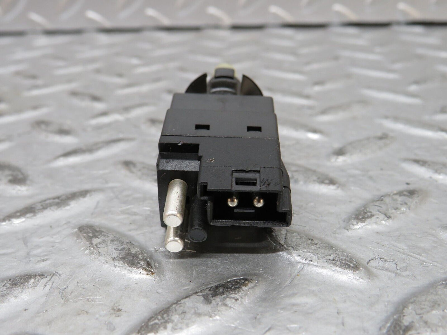 27698 Mercedes-Benz S124 300TE Wagon Brake Light Switch 0005457709