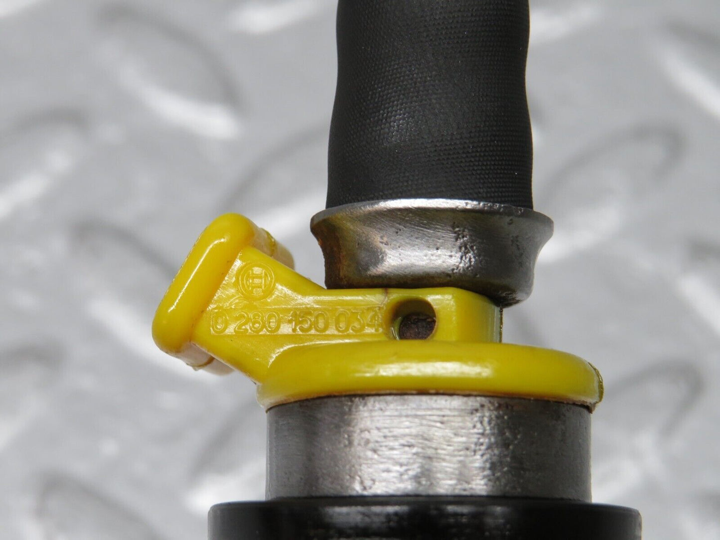 37572 Mercedes-Benz W109 300SEL Fuel Injector Bosch 0280150034