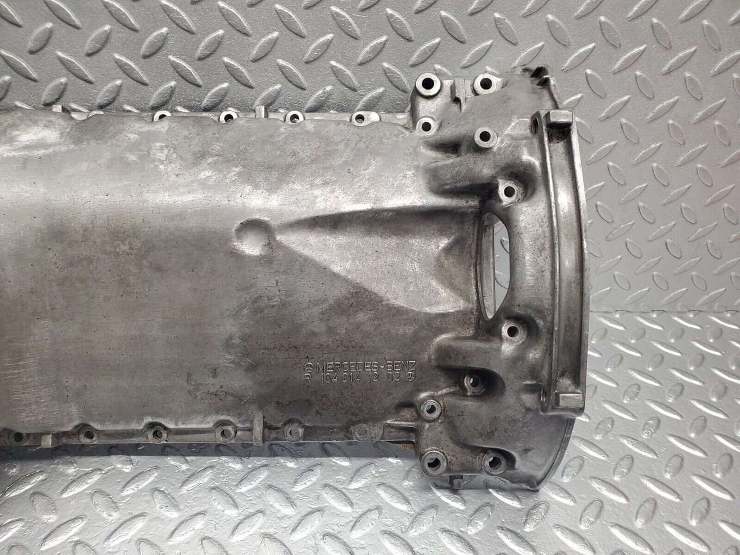 46231 Mercedes-Benz W124 280E Oil Pan Oil Sump 1040141202