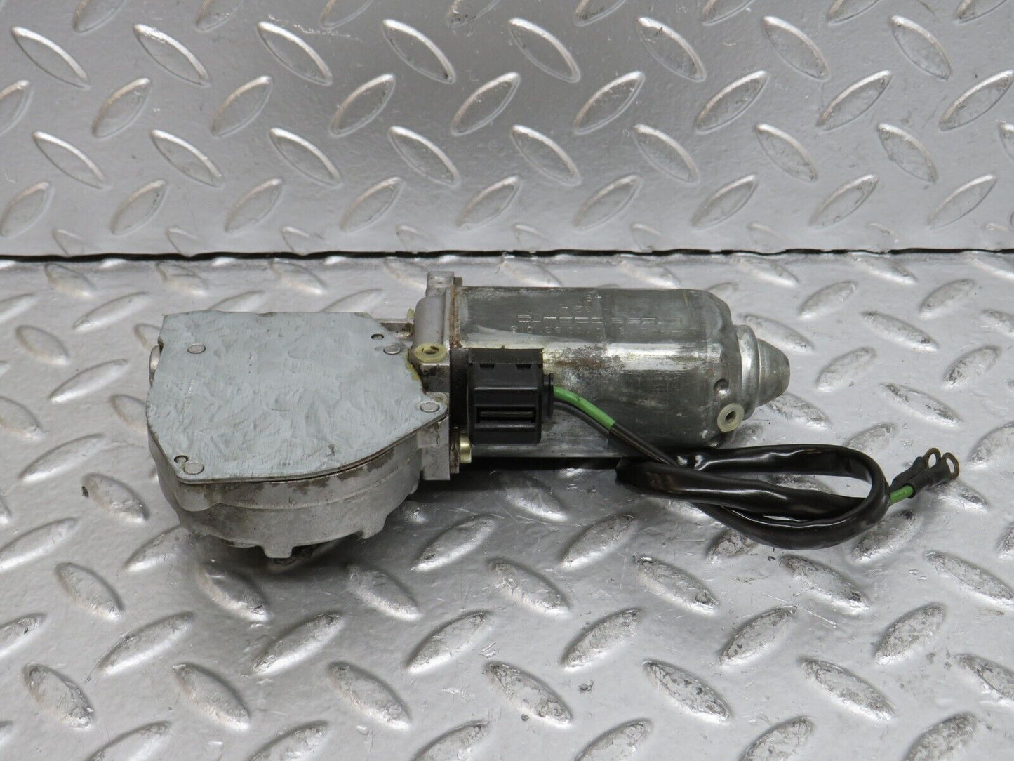 29664 Mercedes-Benz W123 230E Front Left Window Regulator Motor 0130821018