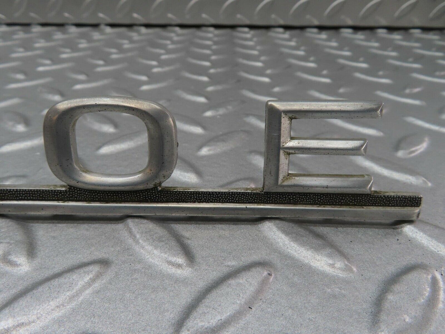 15933 Mercedes-Benz W123 280E Trunk Badge Logo Emblem 1238170815