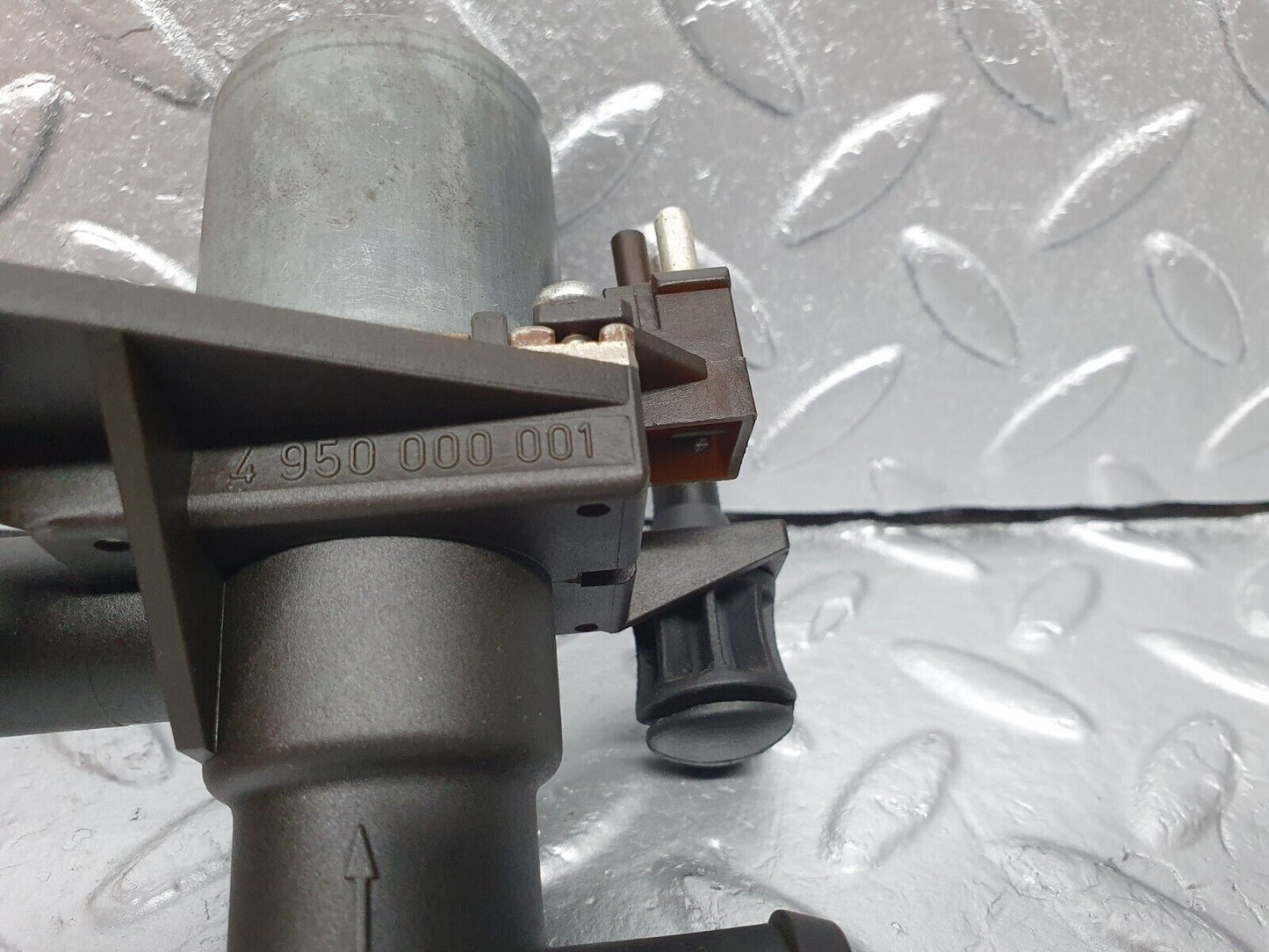 42234 Mercedes-Benz R129 320SL Coupe Heating Water Pump 0008307284 4950000001